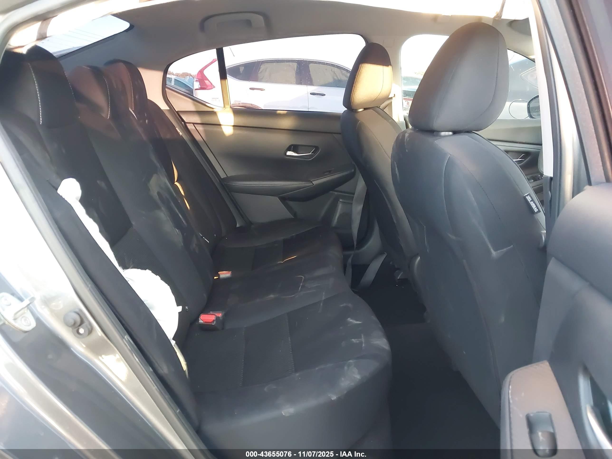NISSAN SENTRA image 8