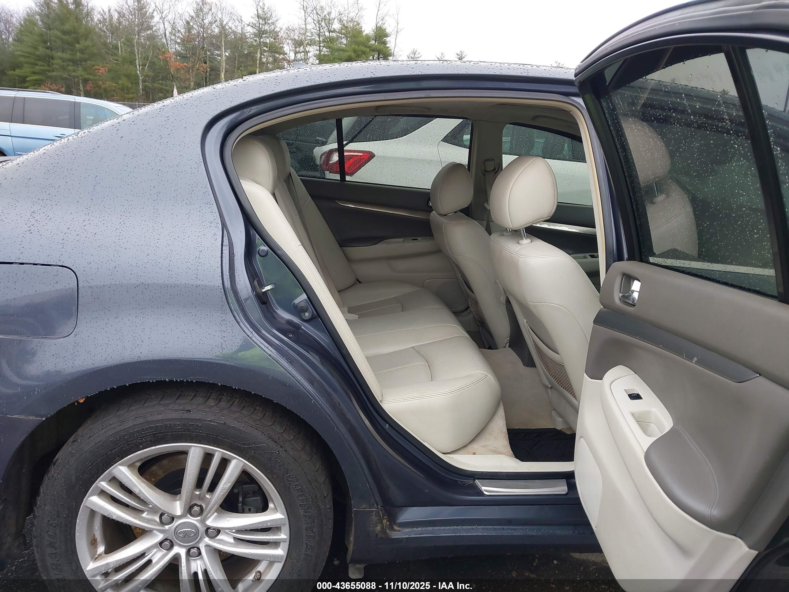 INFINITI G37X image 8