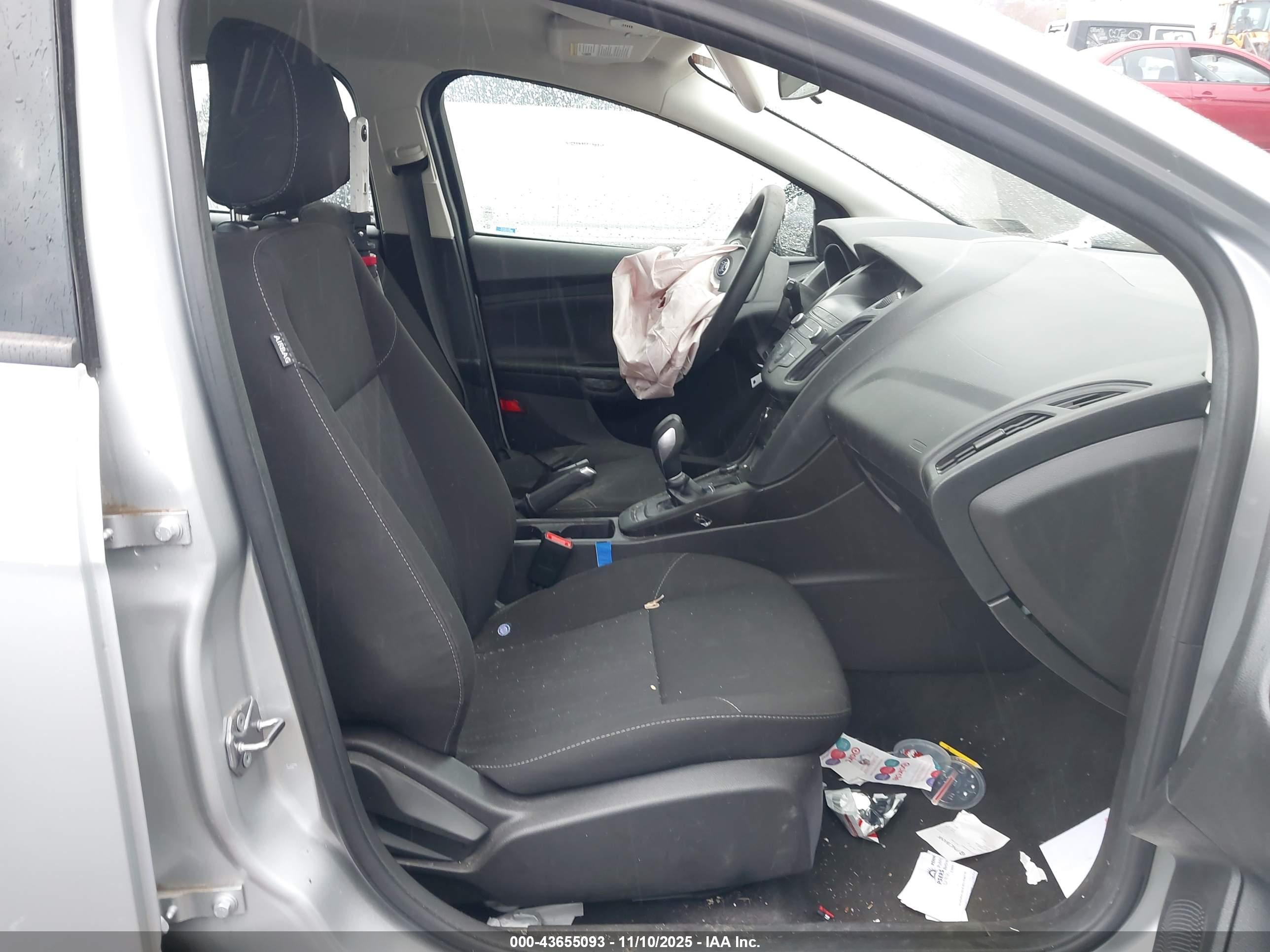 FORD FOCUS image 5