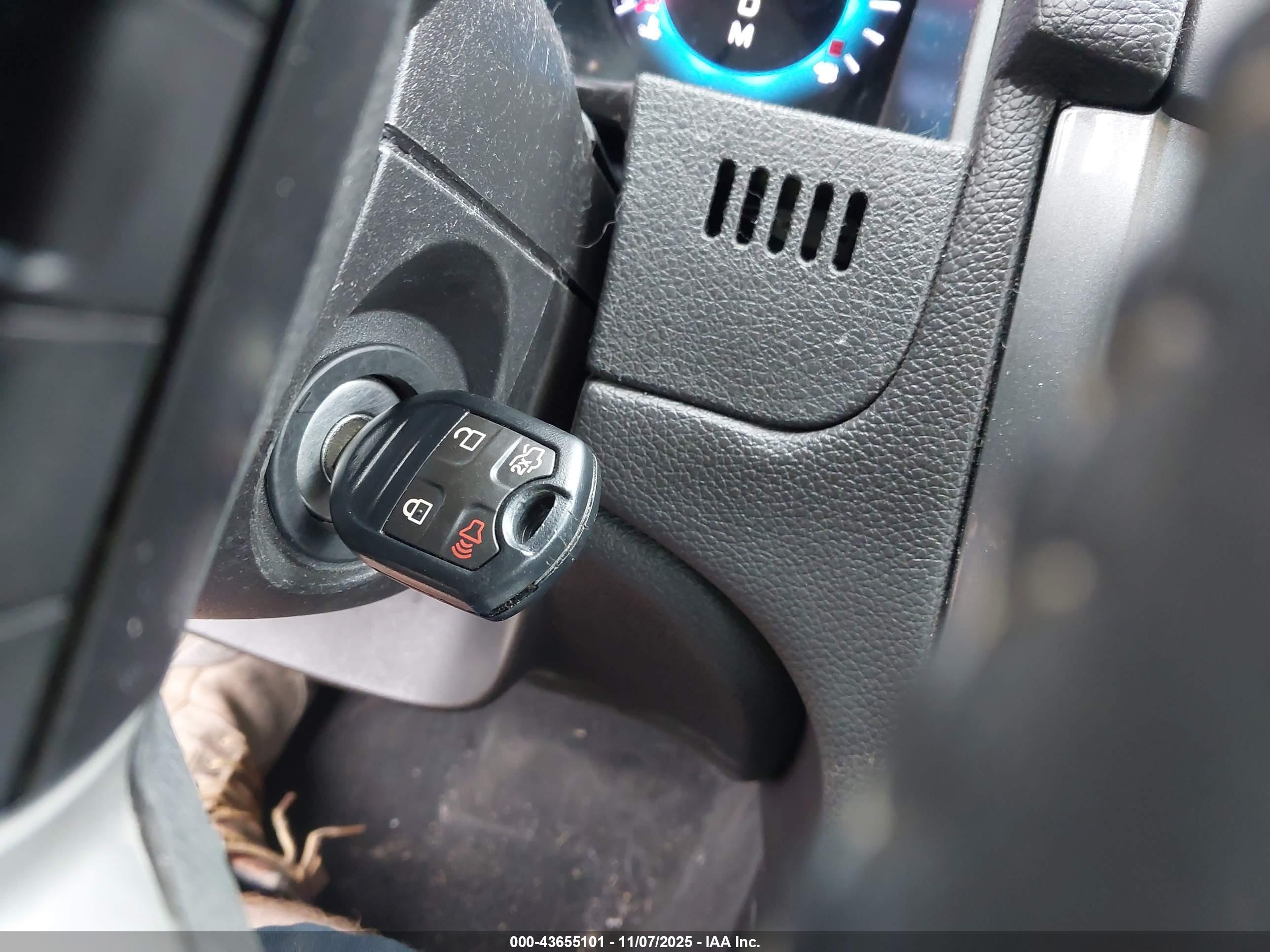 FORD FUSION image 11