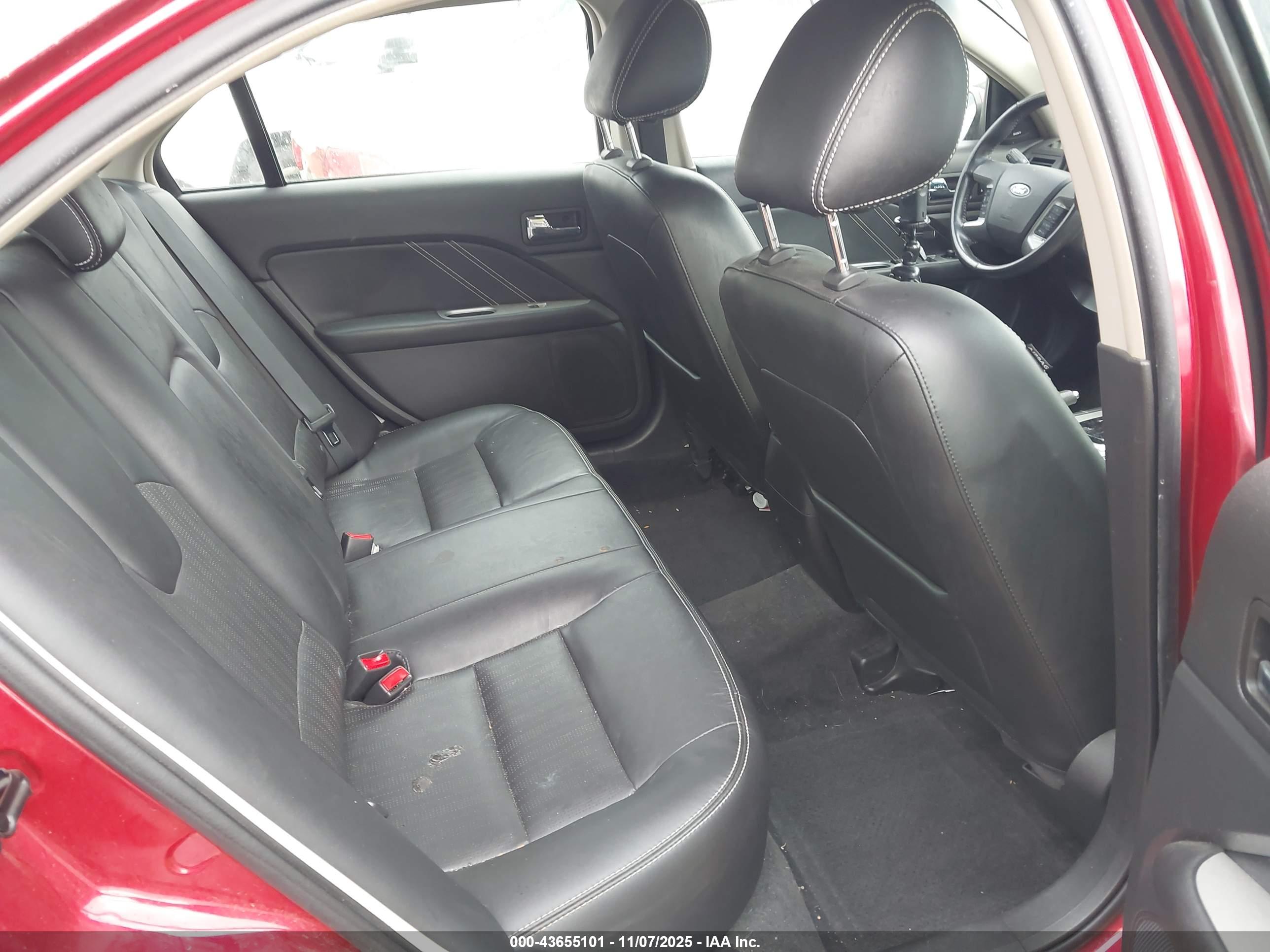 FORD FUSION image 8