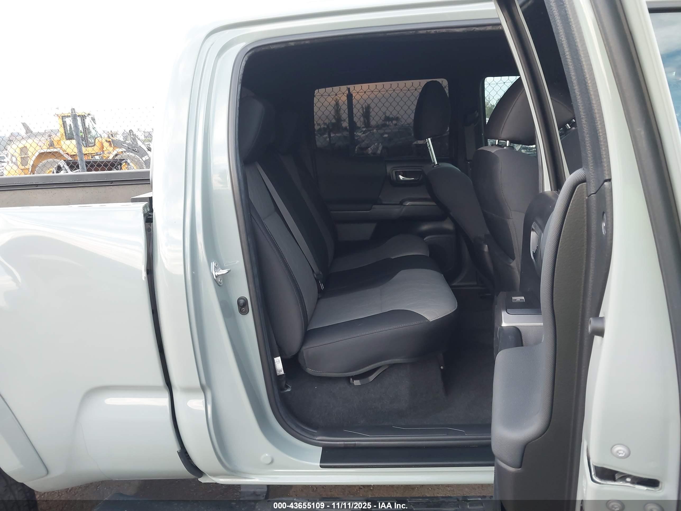 TOYOTA TACOMA image 8