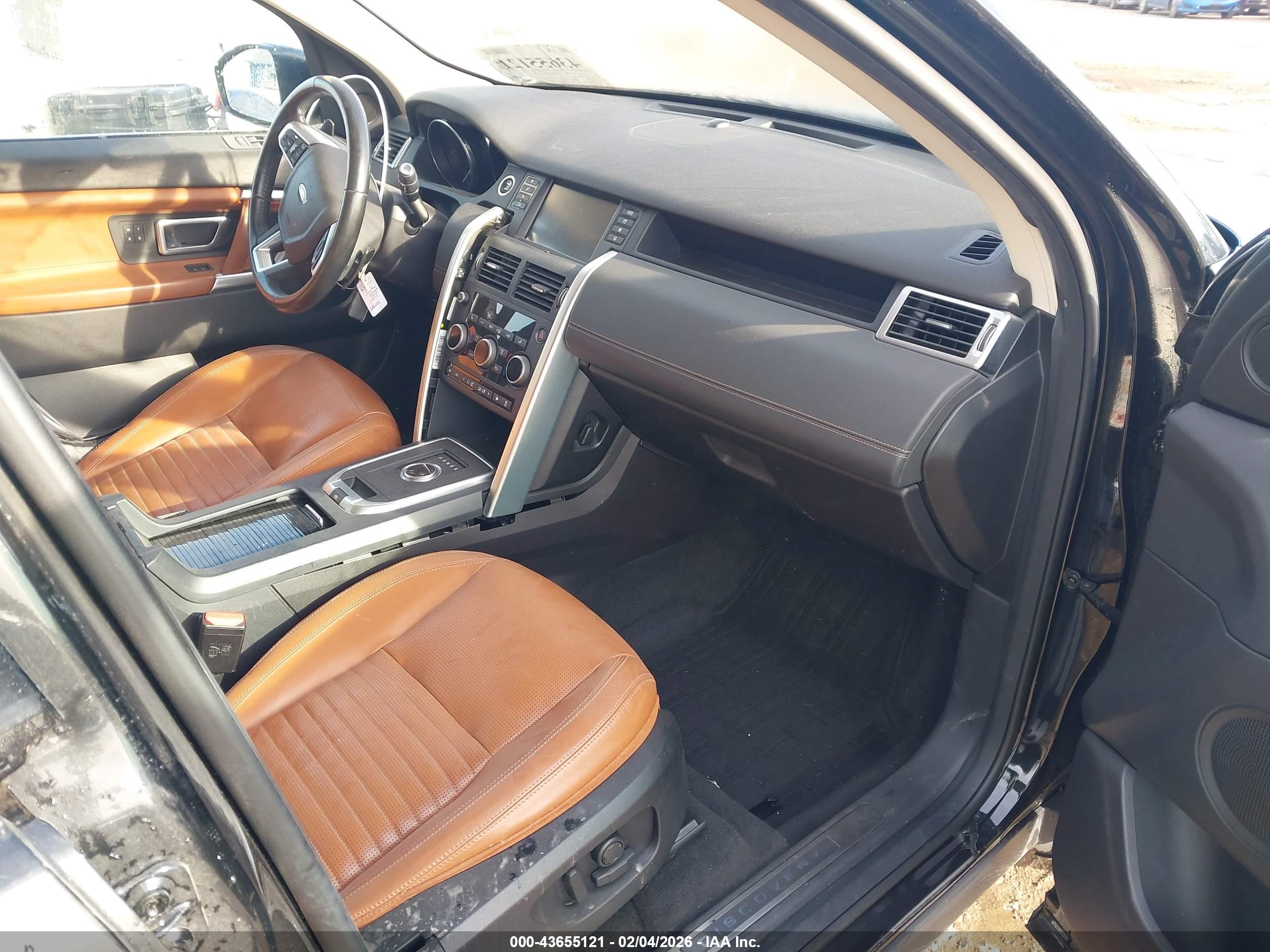 LAND ROVER image 5