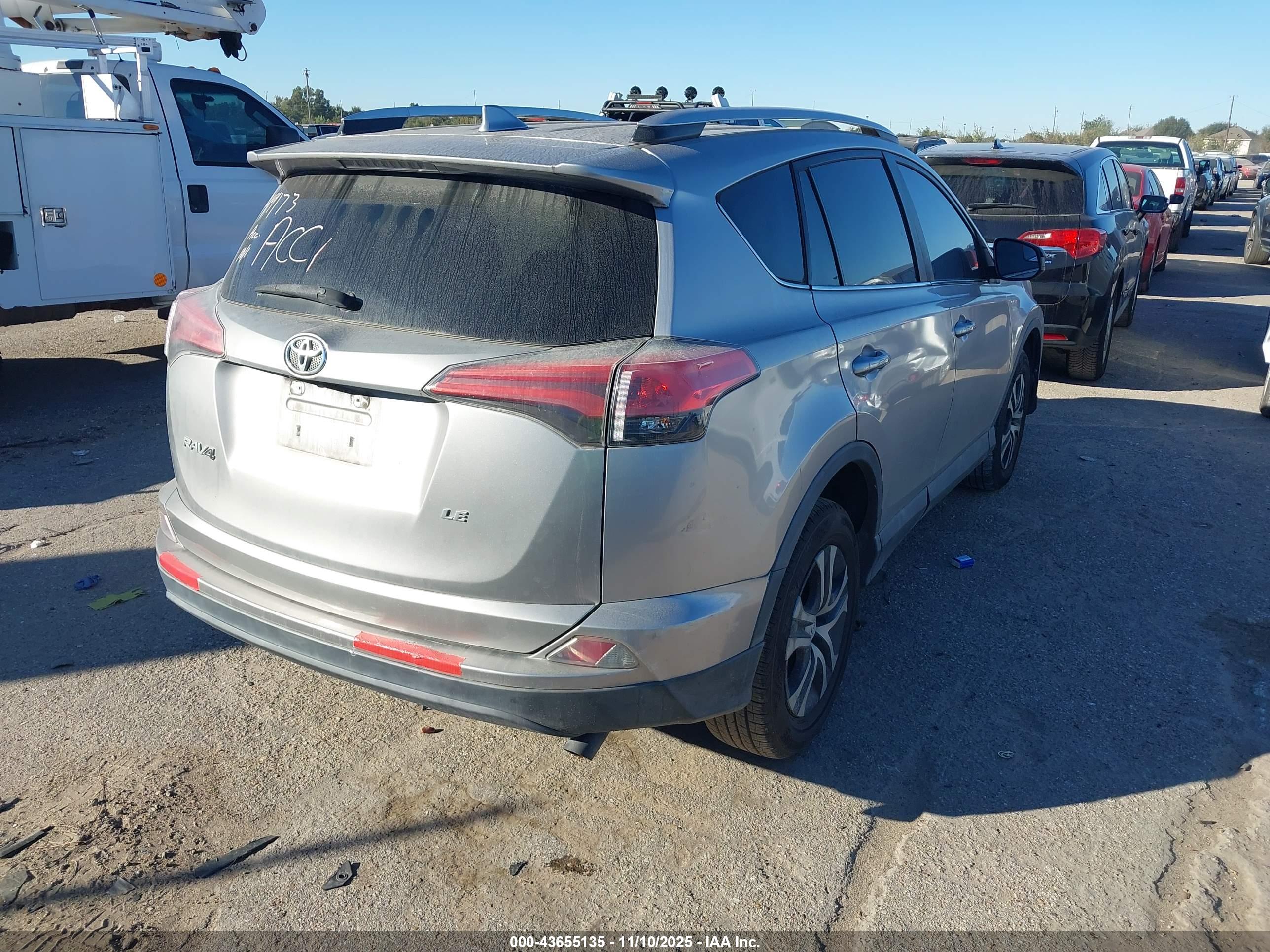 TOYOTA RAV4 image 4