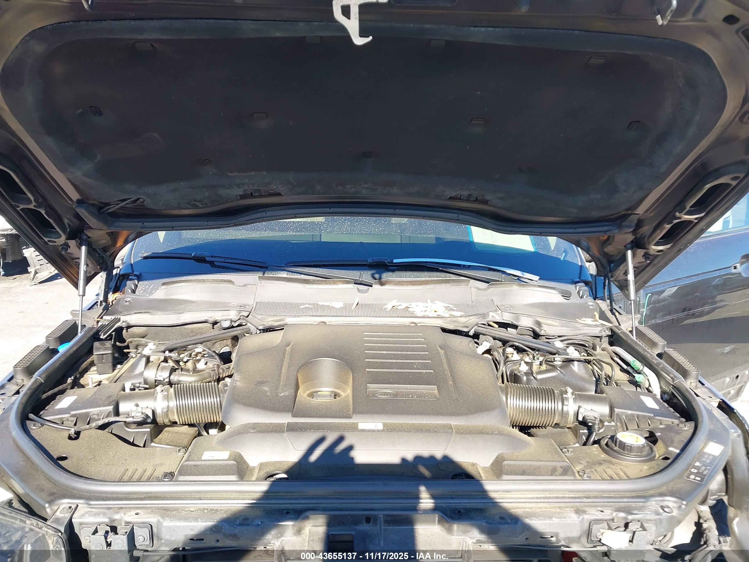 LAND ROVER image 10