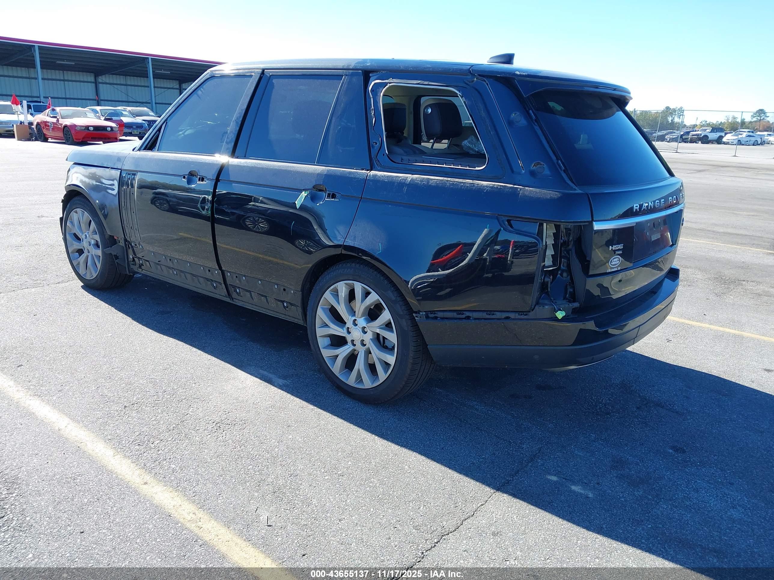 LAND ROVER image 3