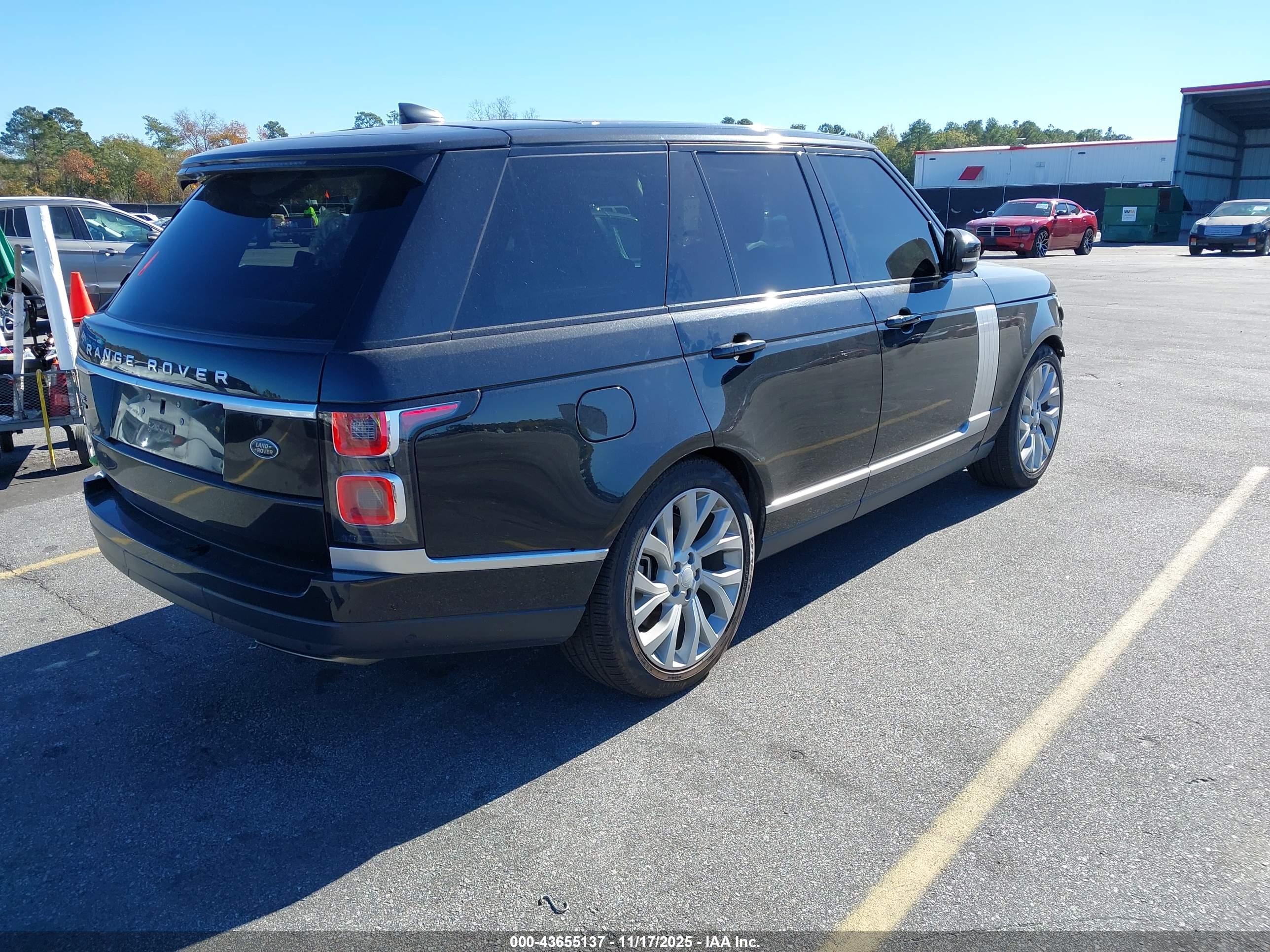 LAND ROVER image 4