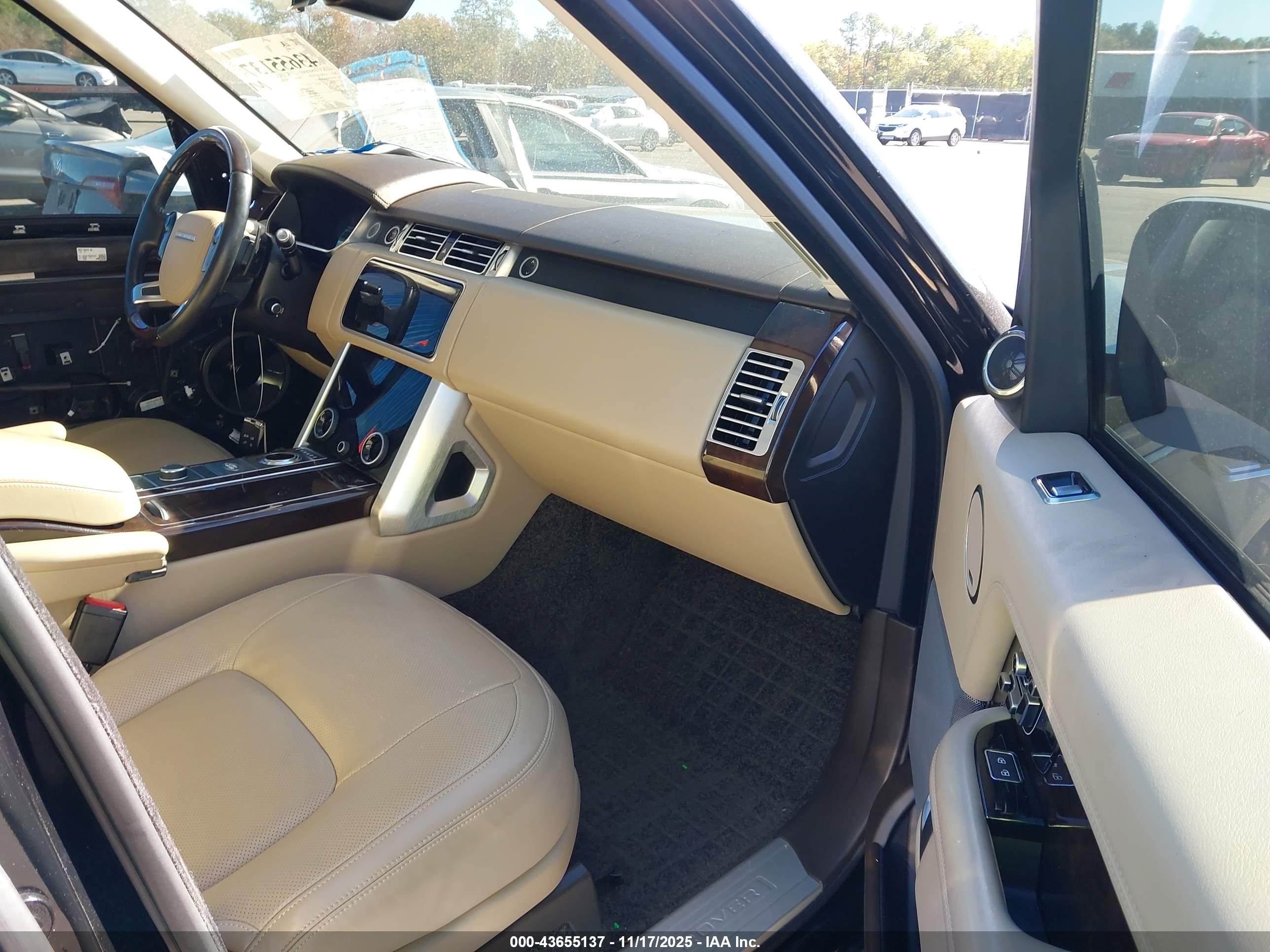 LAND ROVER image 5