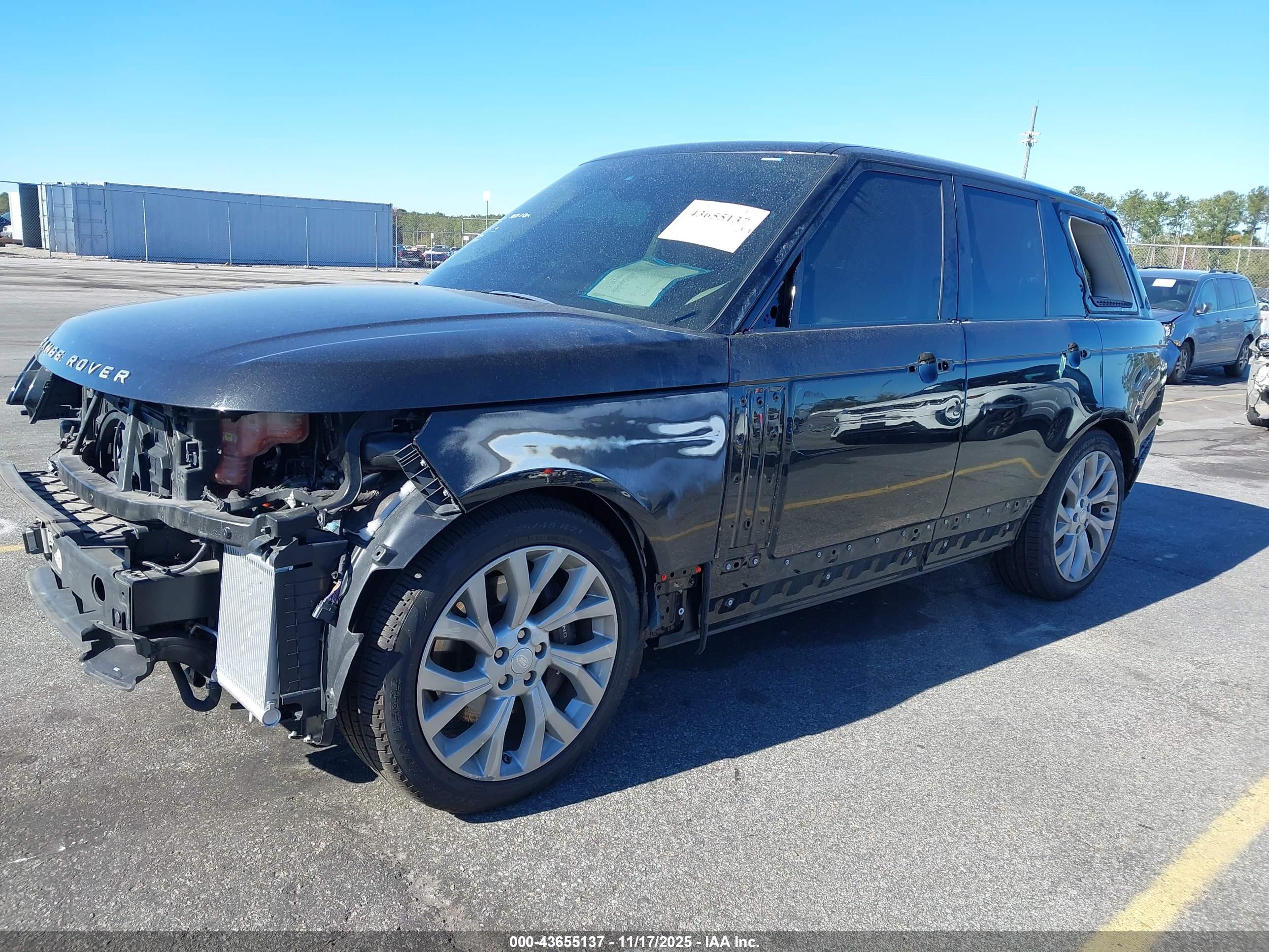 LAND ROVER image 6