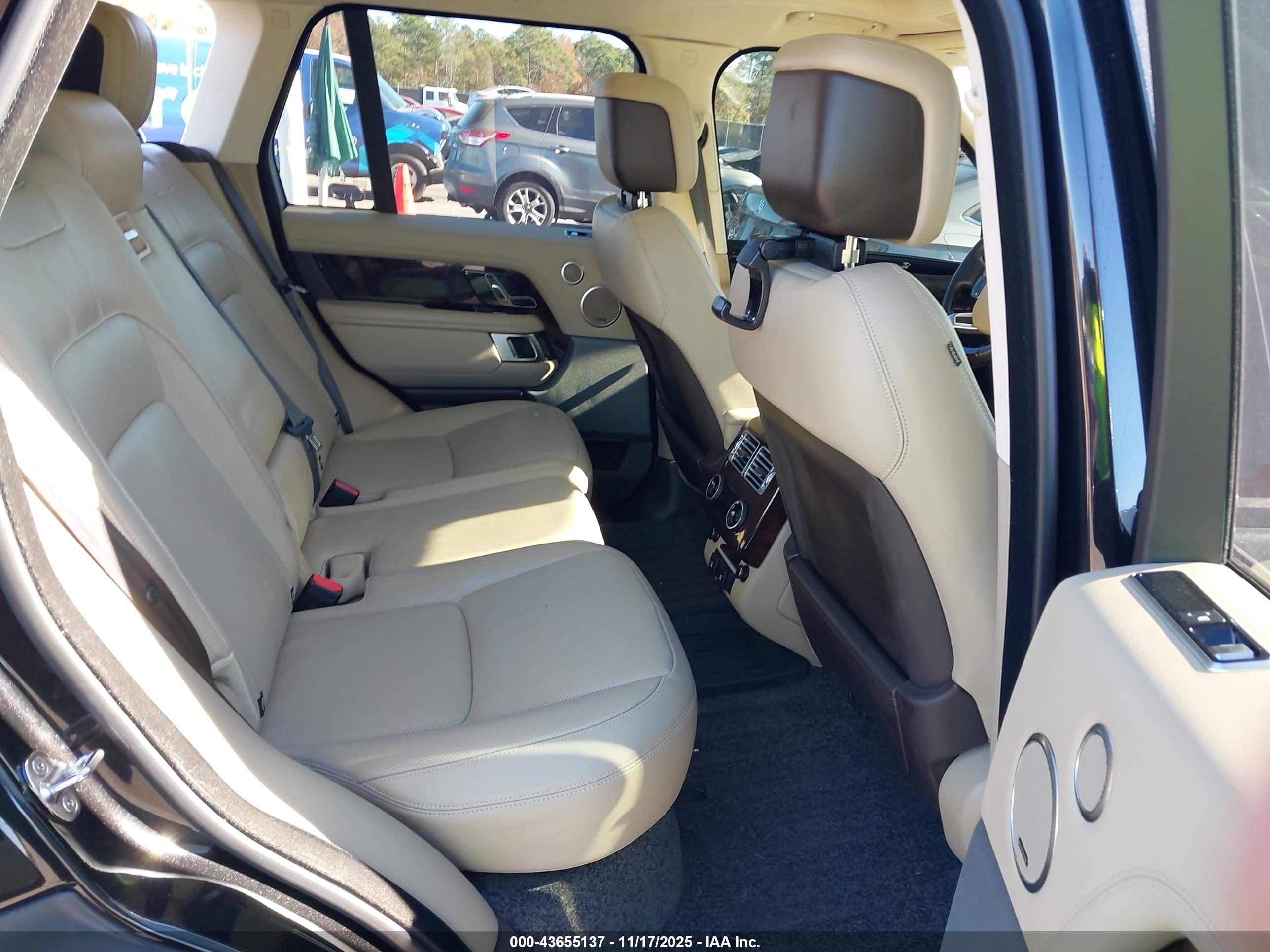 LAND ROVER image 8