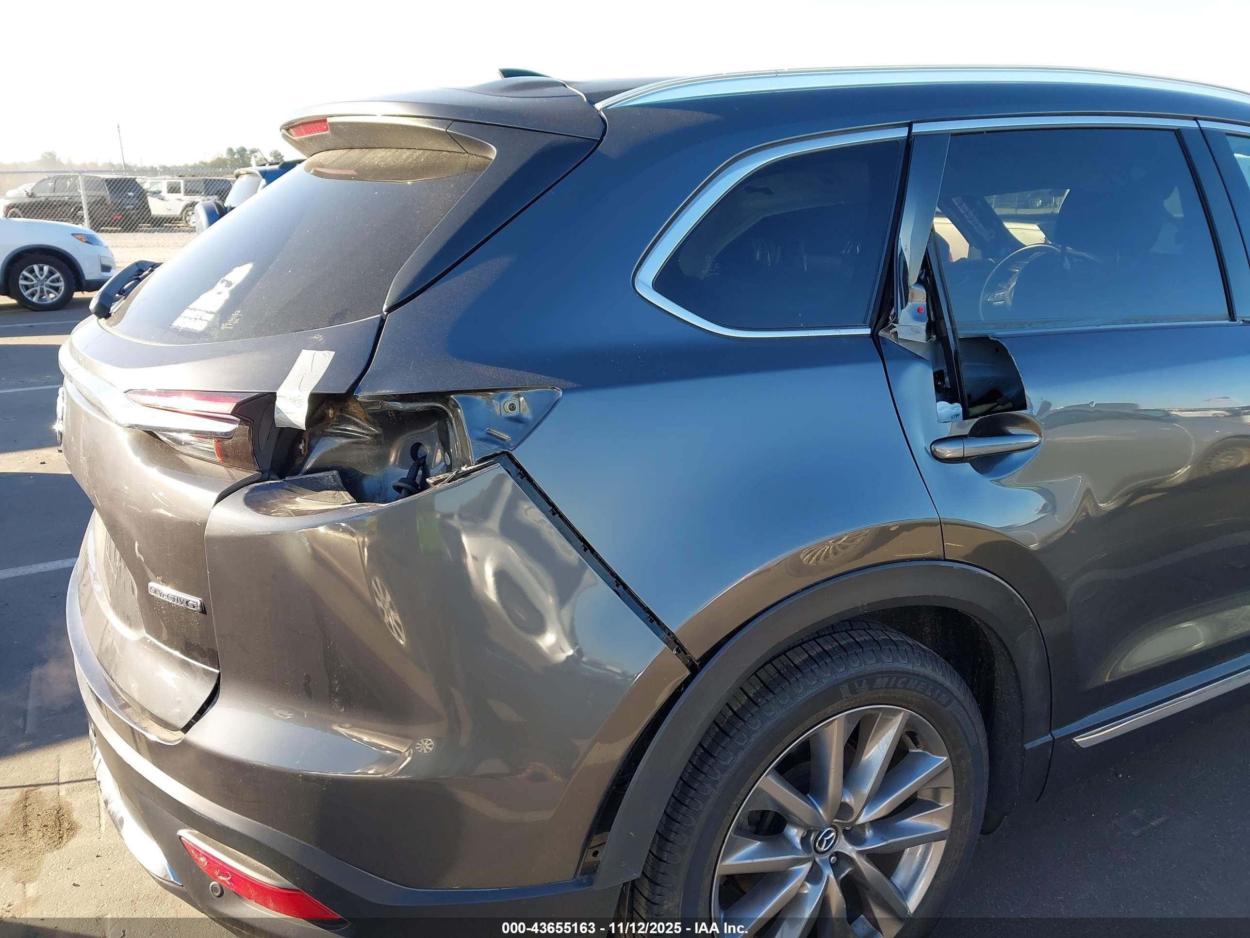 MAZDA CX-9 image 6