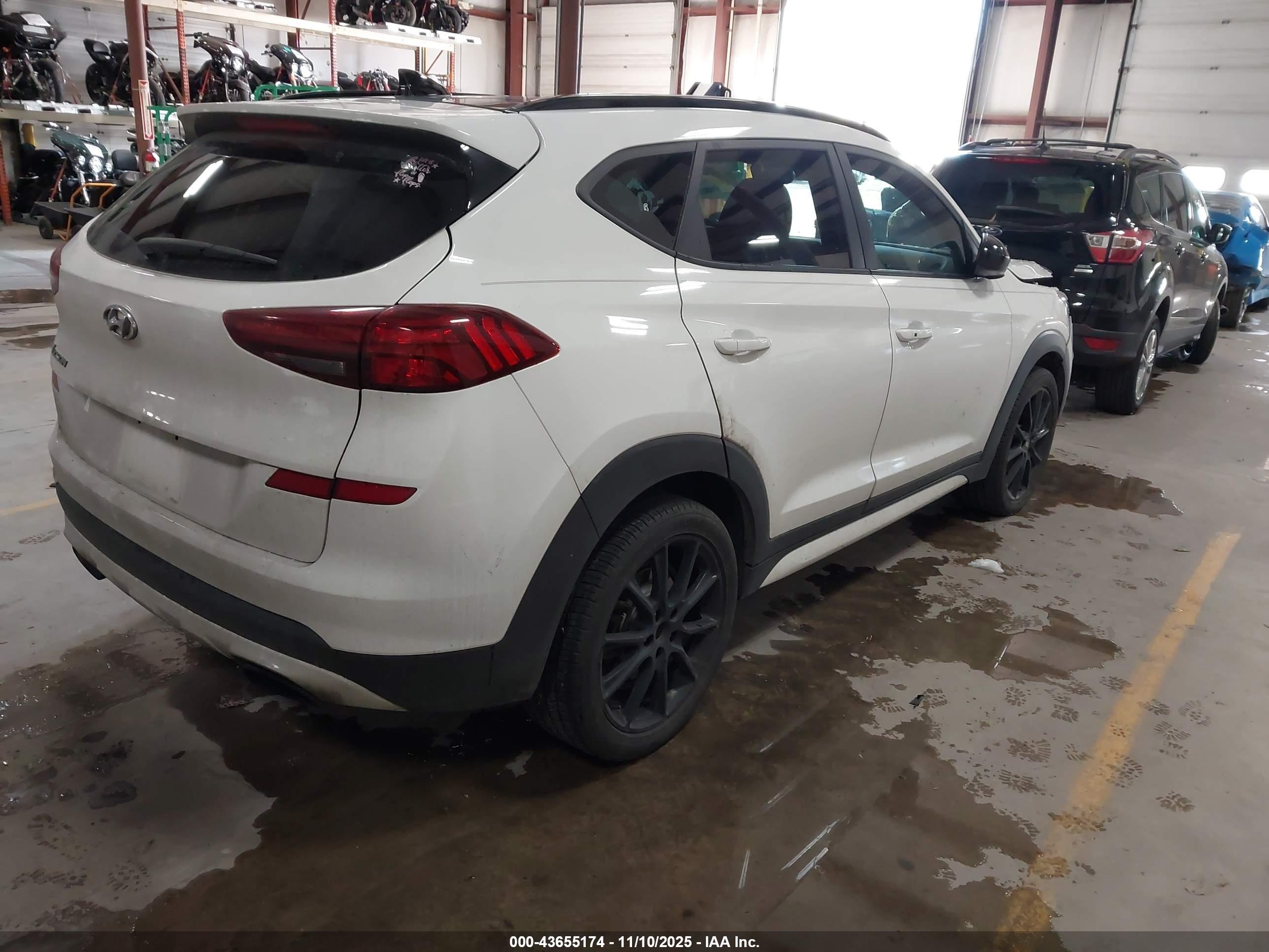 HYUNDAI TUCSON image 4