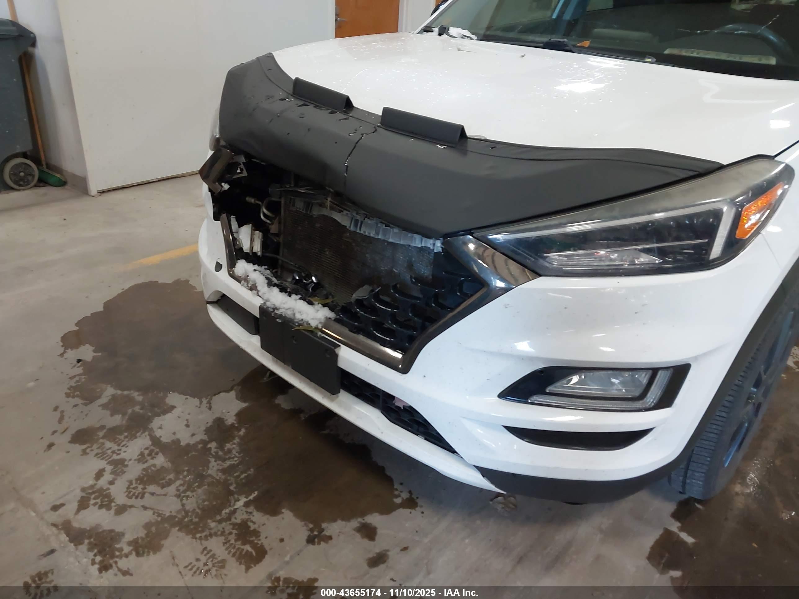 HYUNDAI TUCSON image 6
