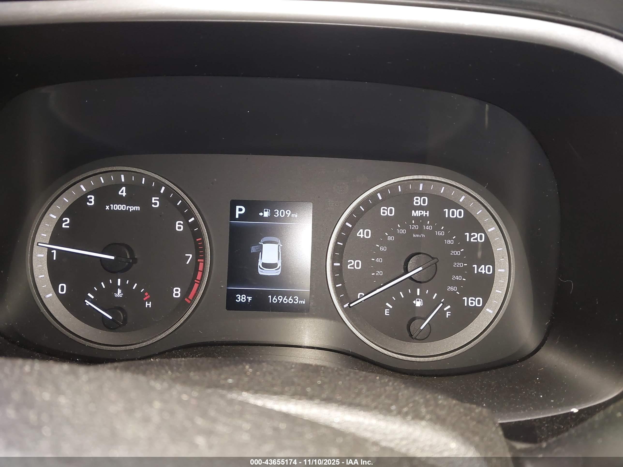 HYUNDAI TUCSON image 7