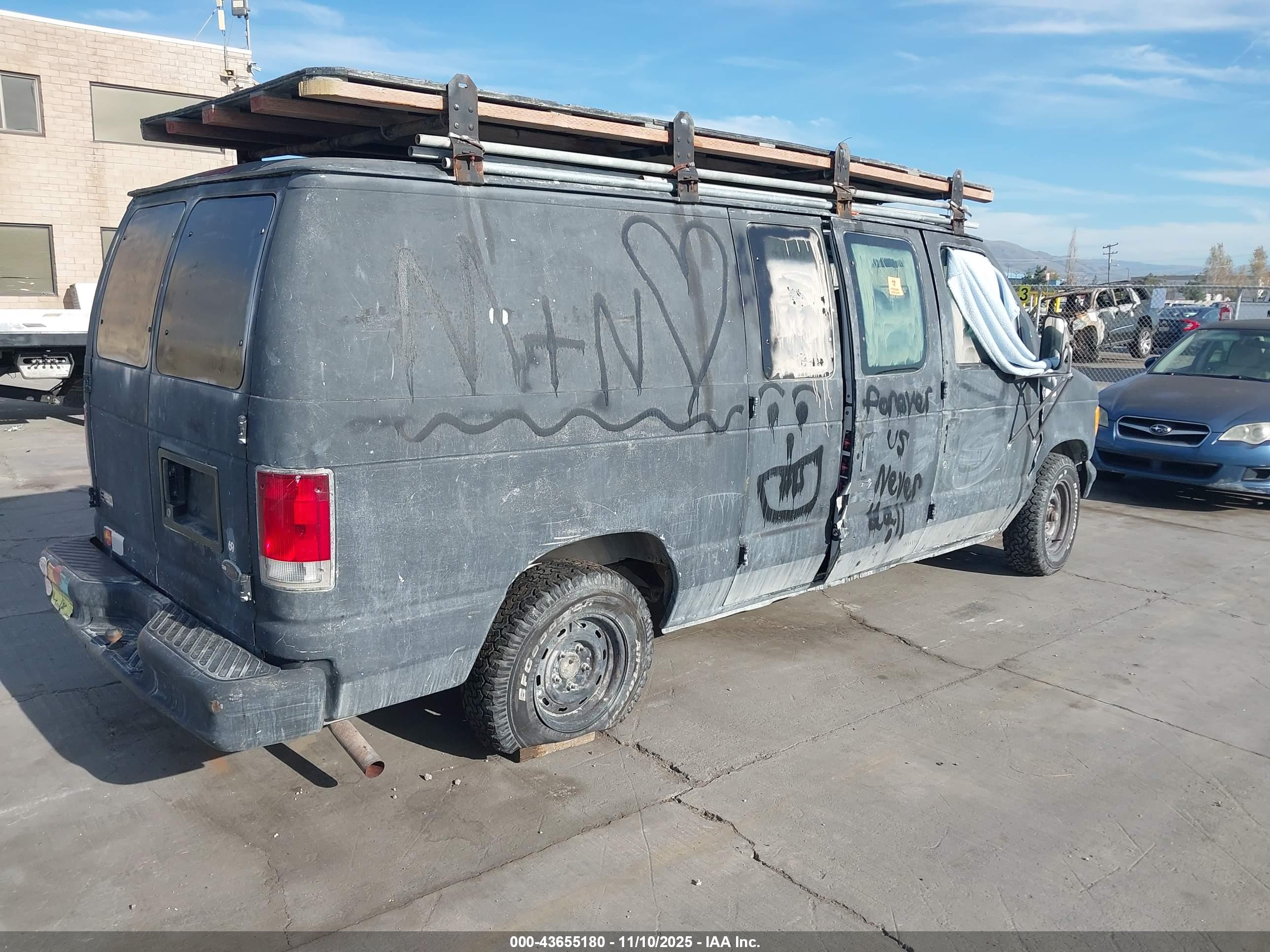 FORD E-150 image 4