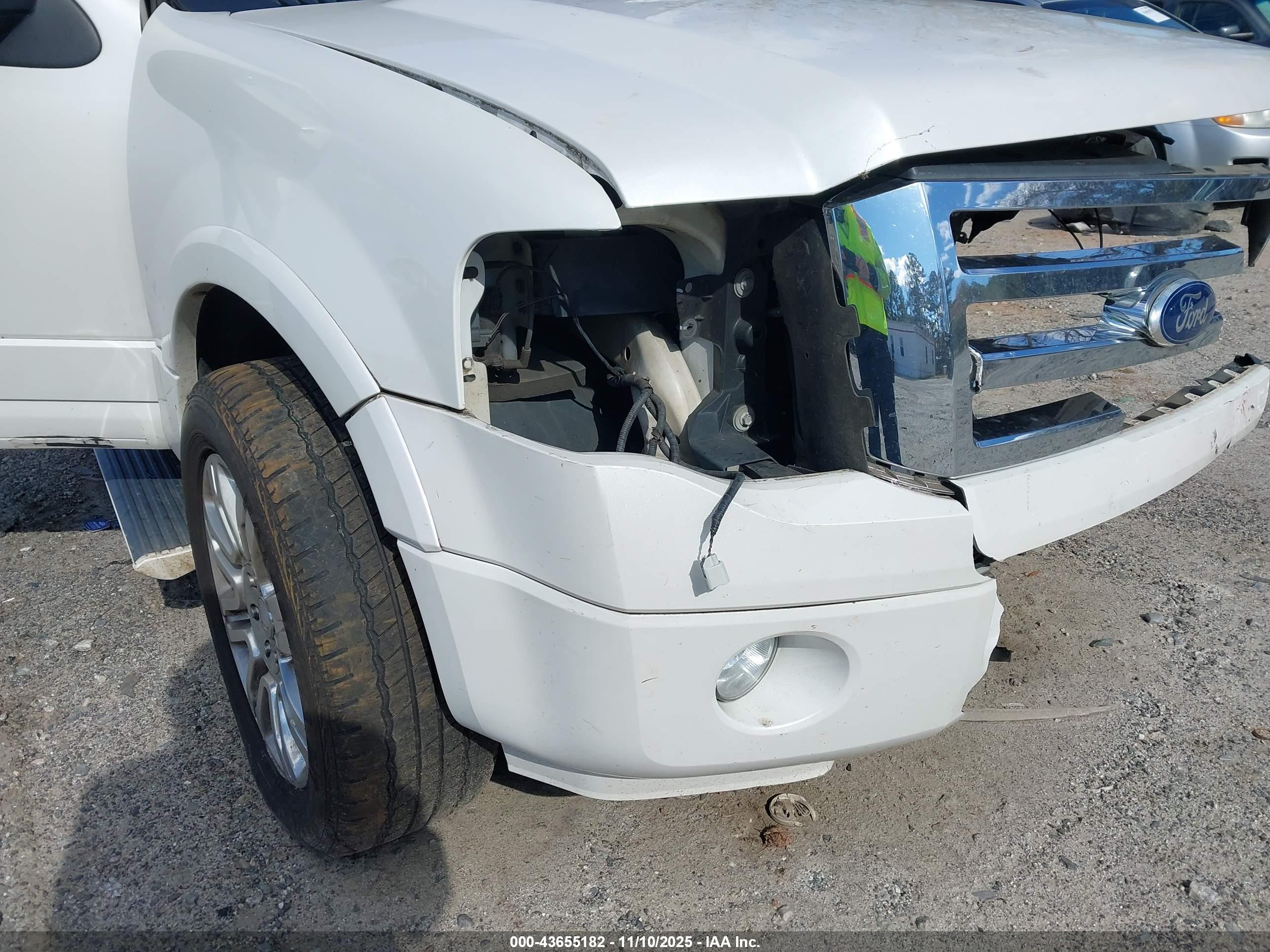 FORD EXPEDITION image 6