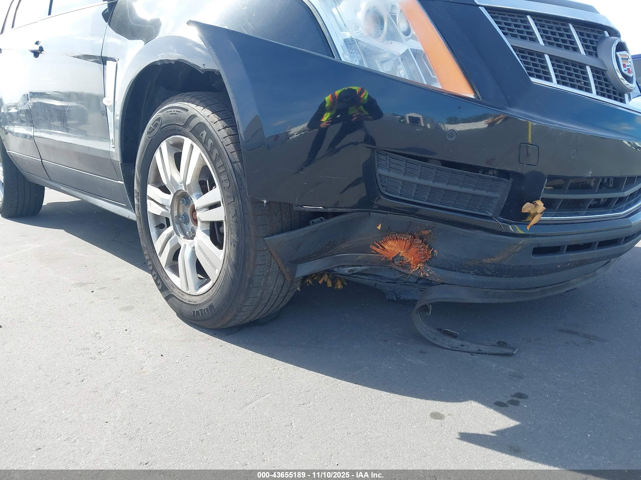 CADILLAC SRX image 6
