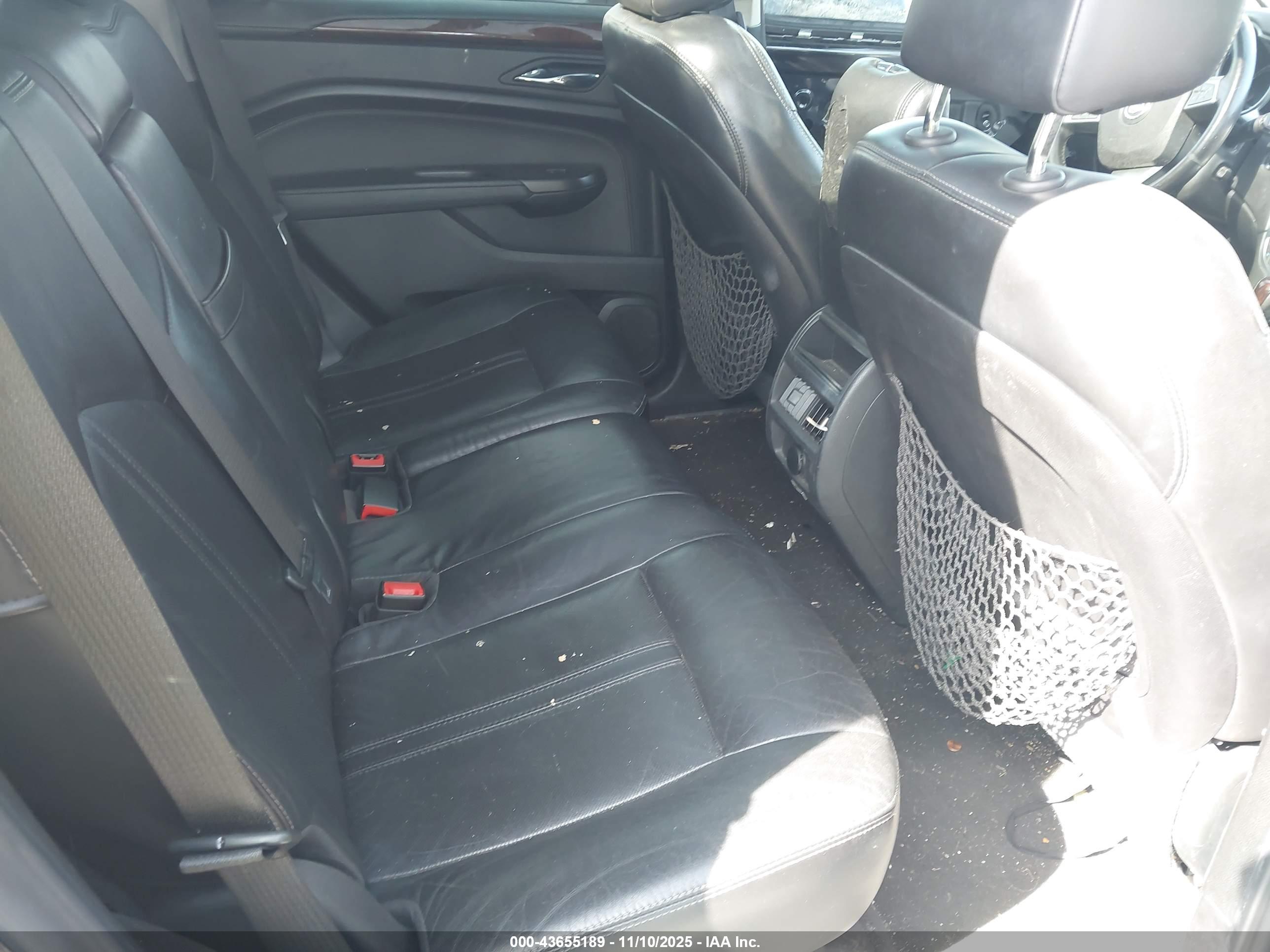 CADILLAC SRX image 8