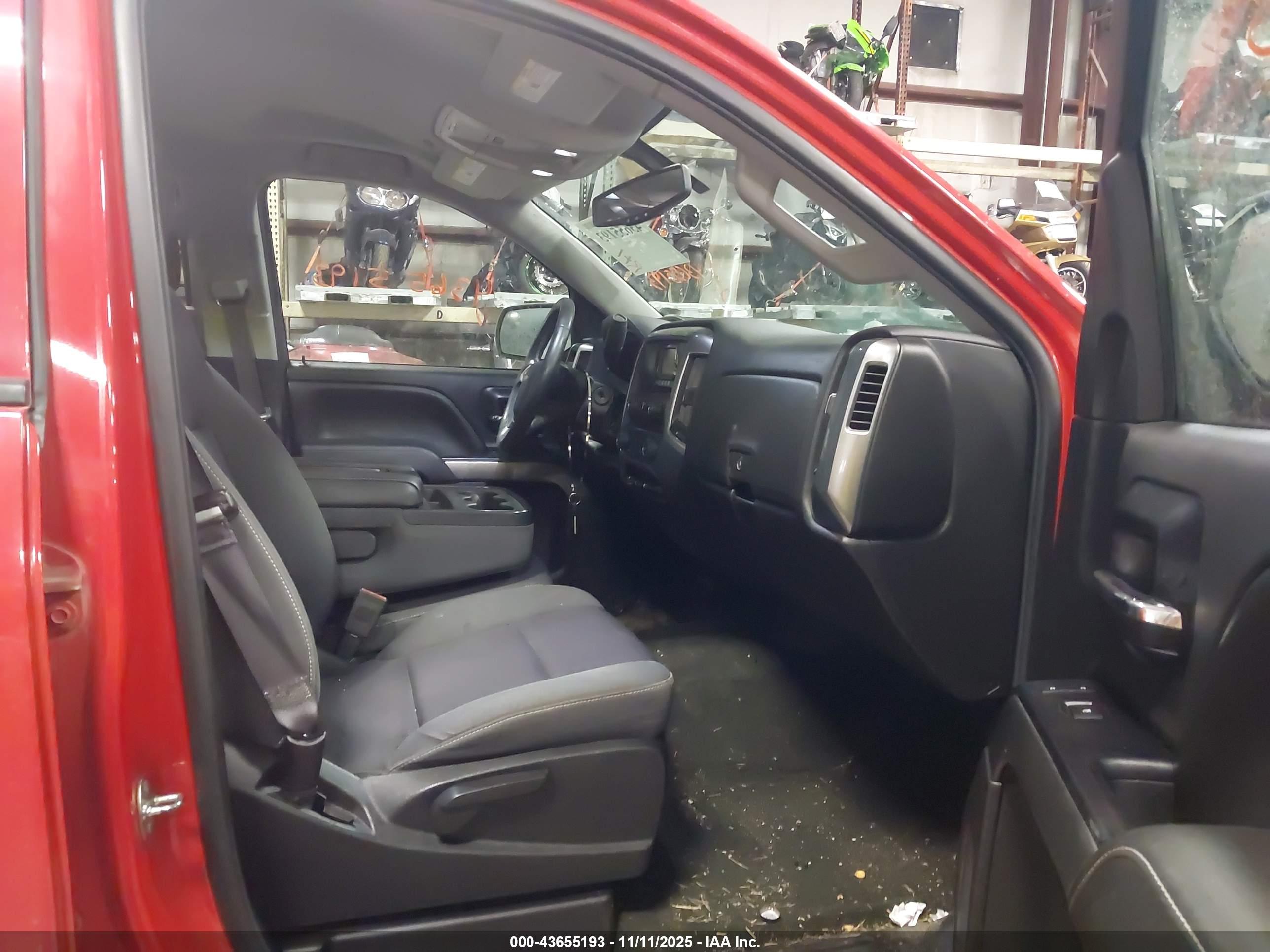 CHEVROLET SILVERADO image 5