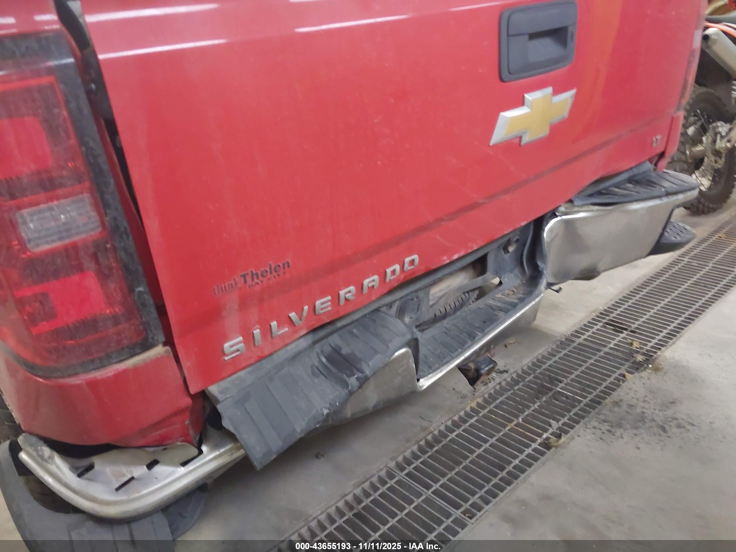 CHEVROLET SILVERADO image 6
