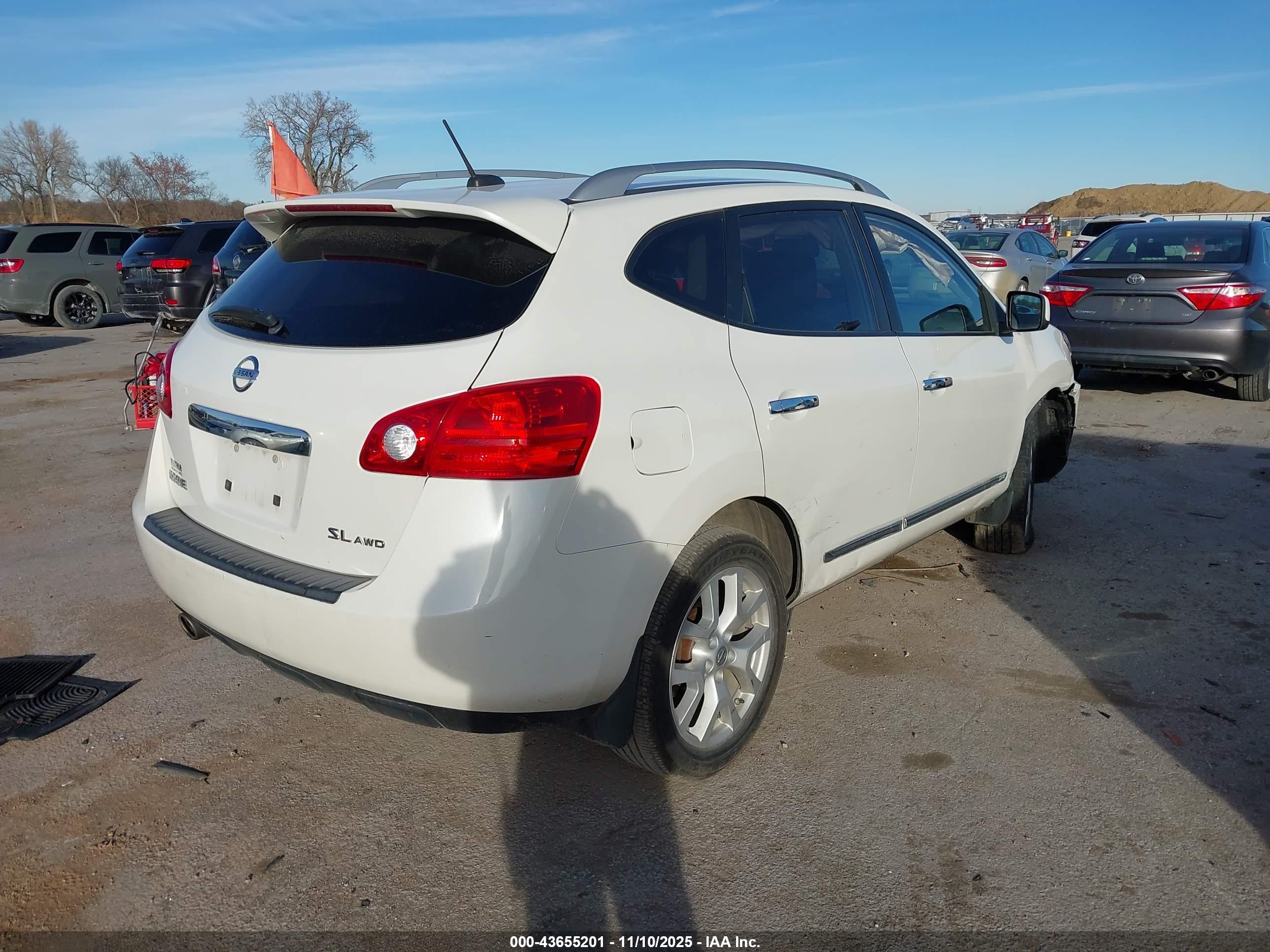 NISSAN ROGUE image 4