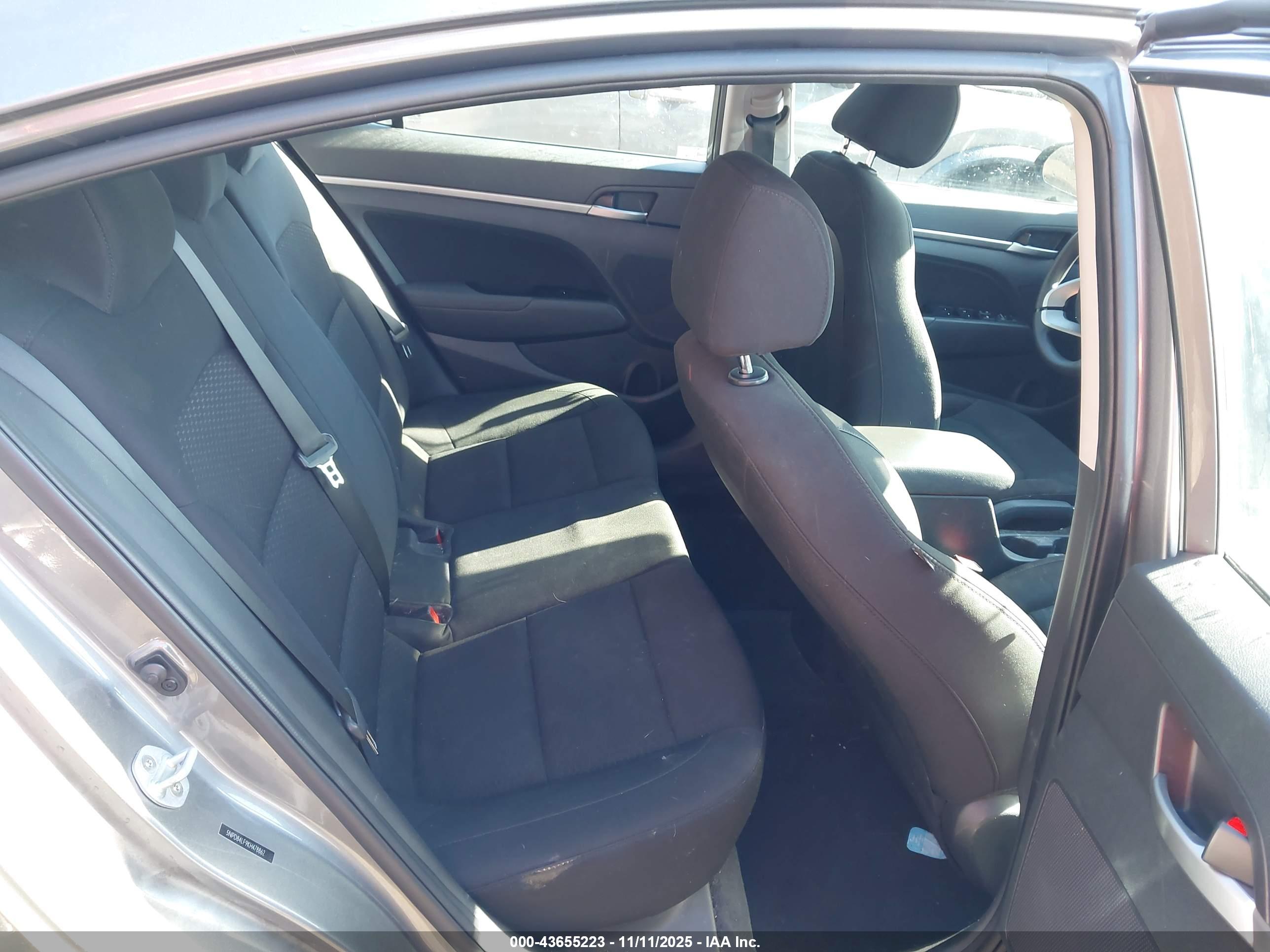 HYUNDAI ELANTRA image 8