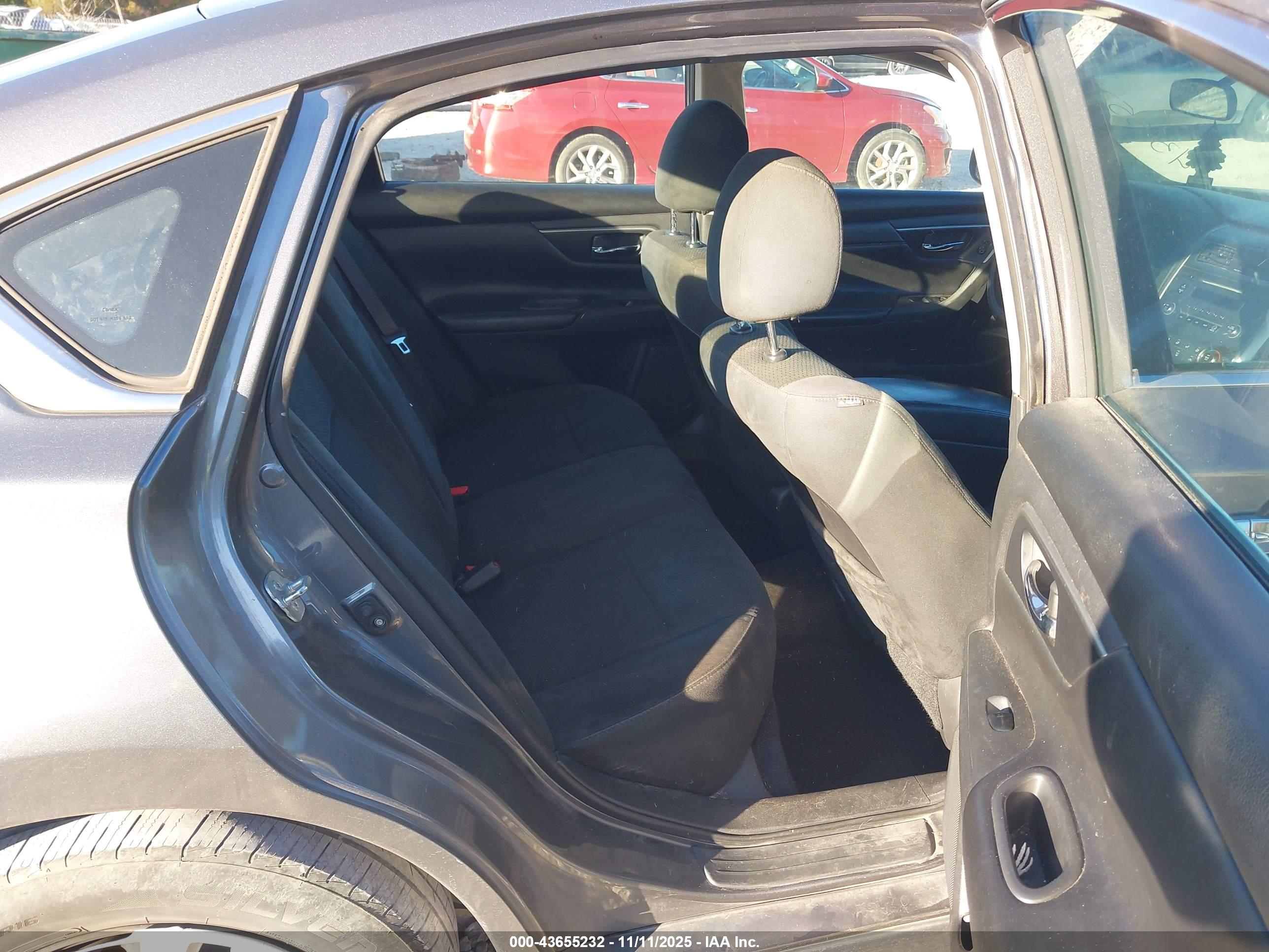 NISSAN ALTIMA image 8