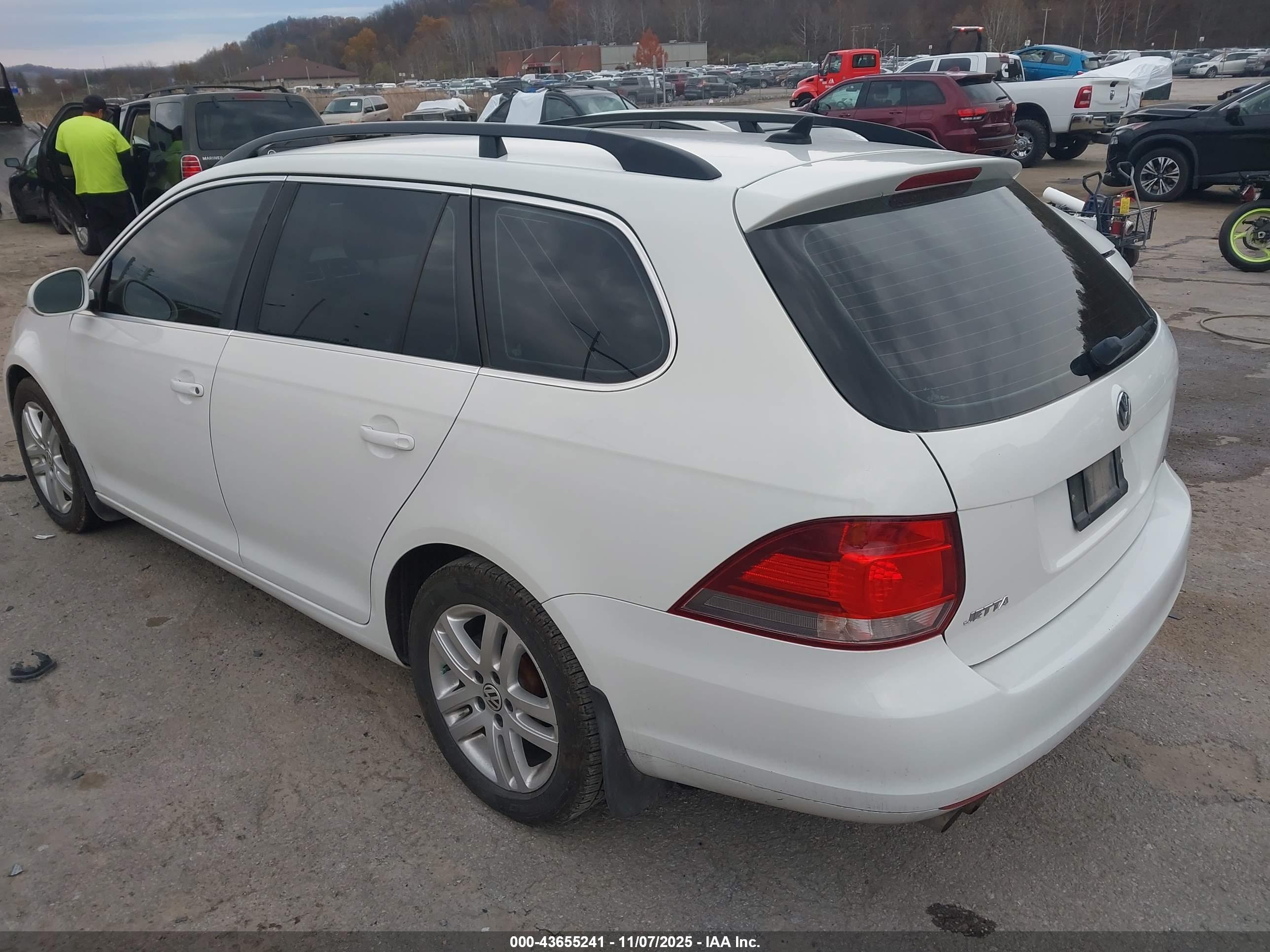 VOLKSWAGEN JETTA image 3