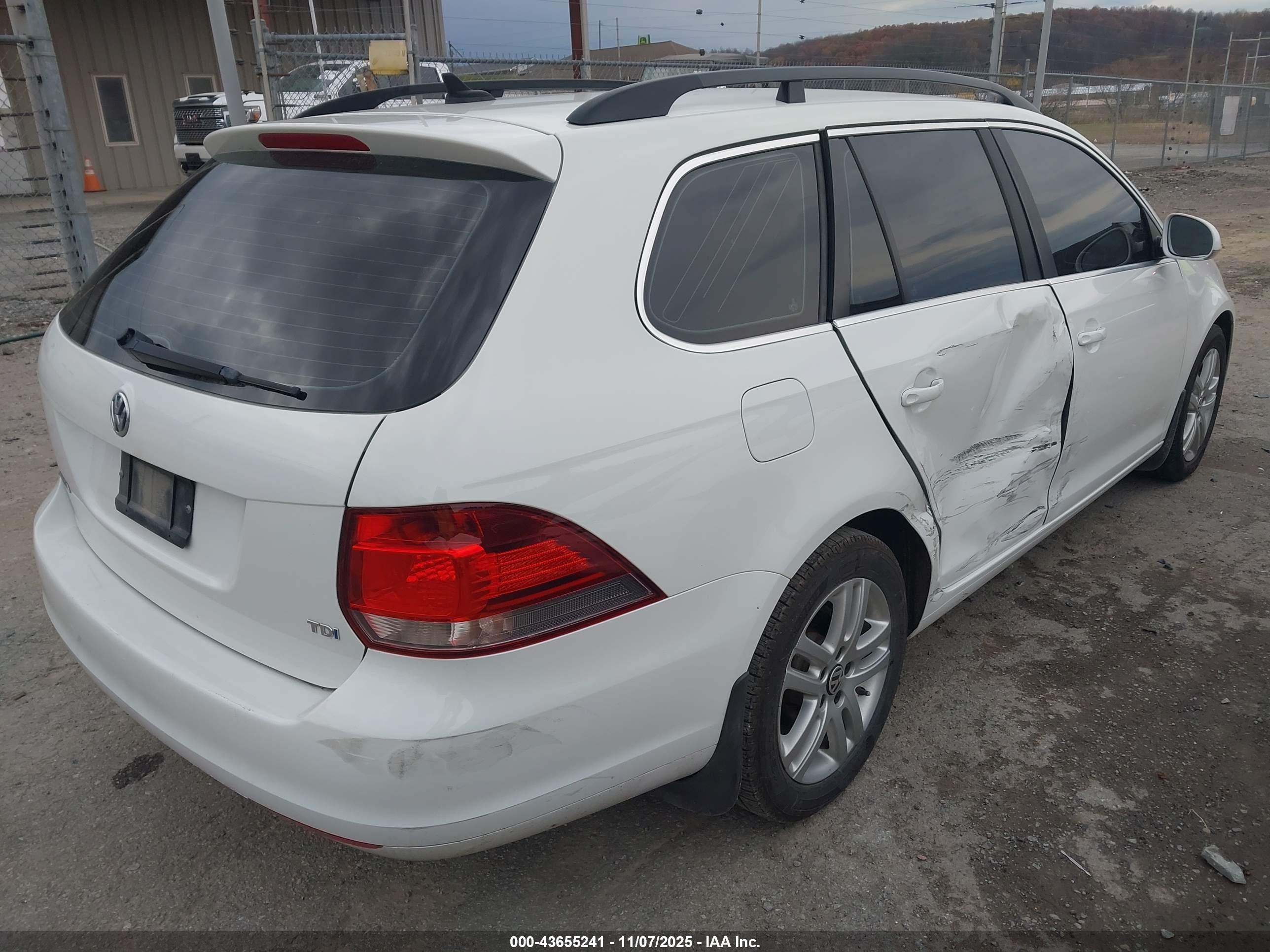 VOLKSWAGEN JETTA image 4