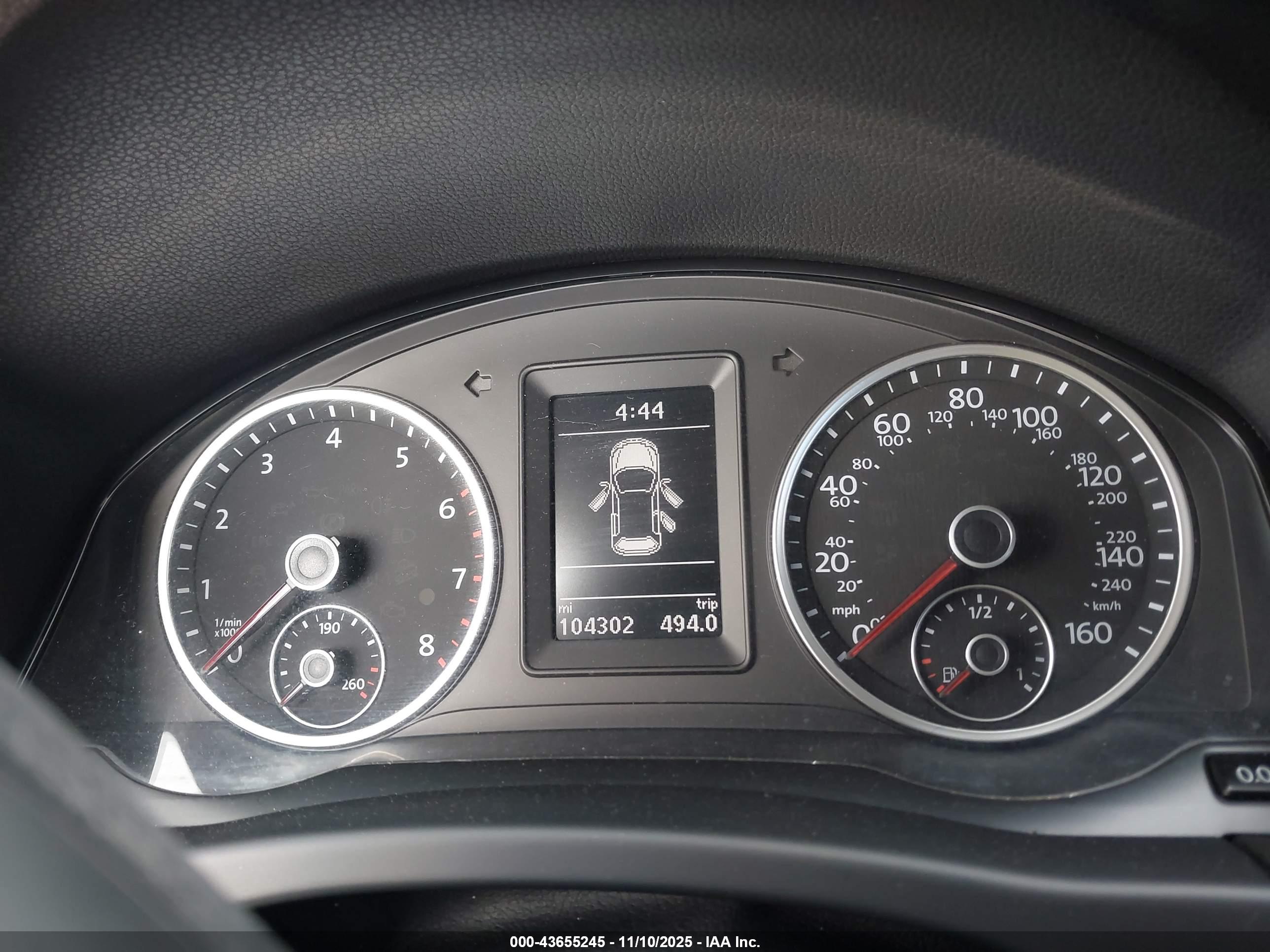 VOLKSWAGEN TIGUAN image 7
