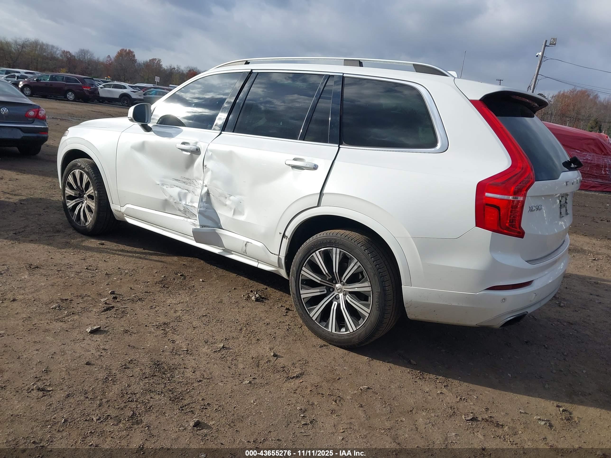 VOLVO XC90 image 3