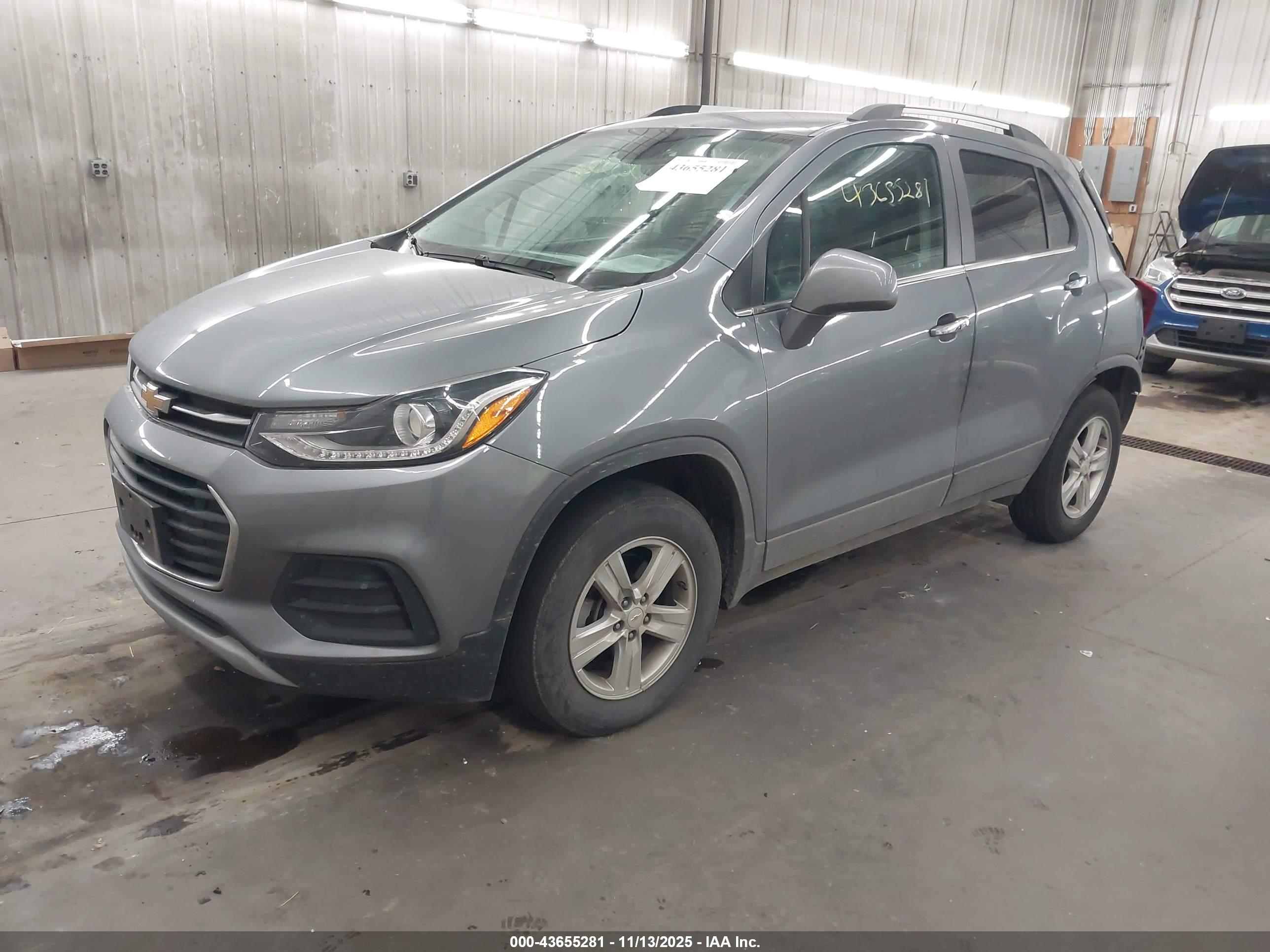CHEVROLET TRAX image 2