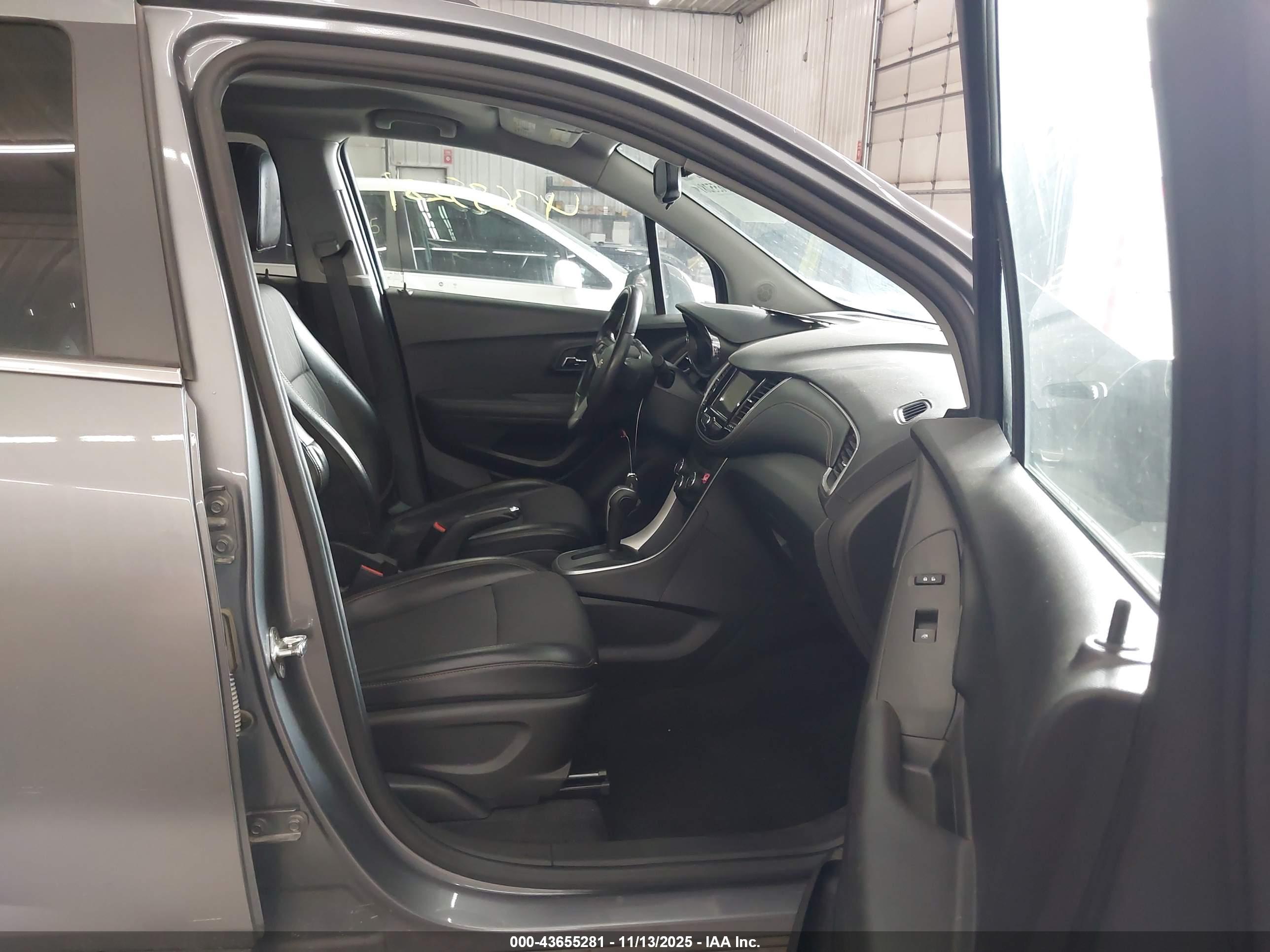 CHEVROLET TRAX image 5