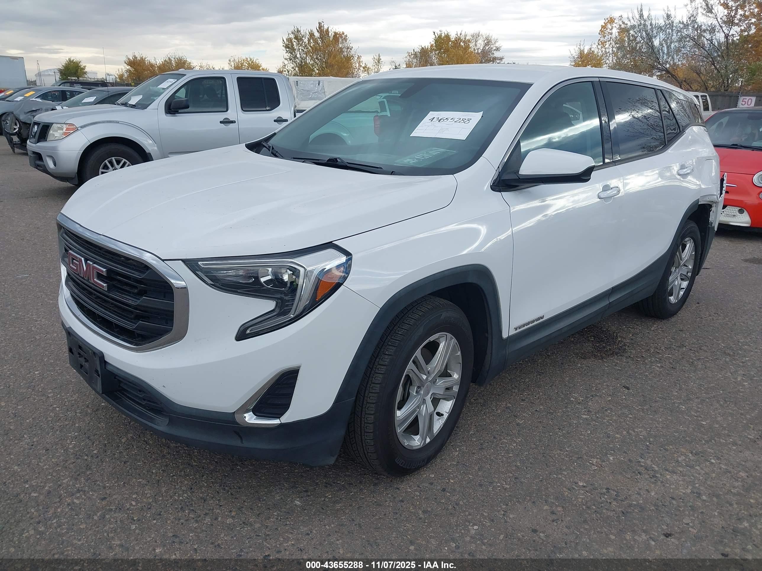 GMC TERRAIN image 2