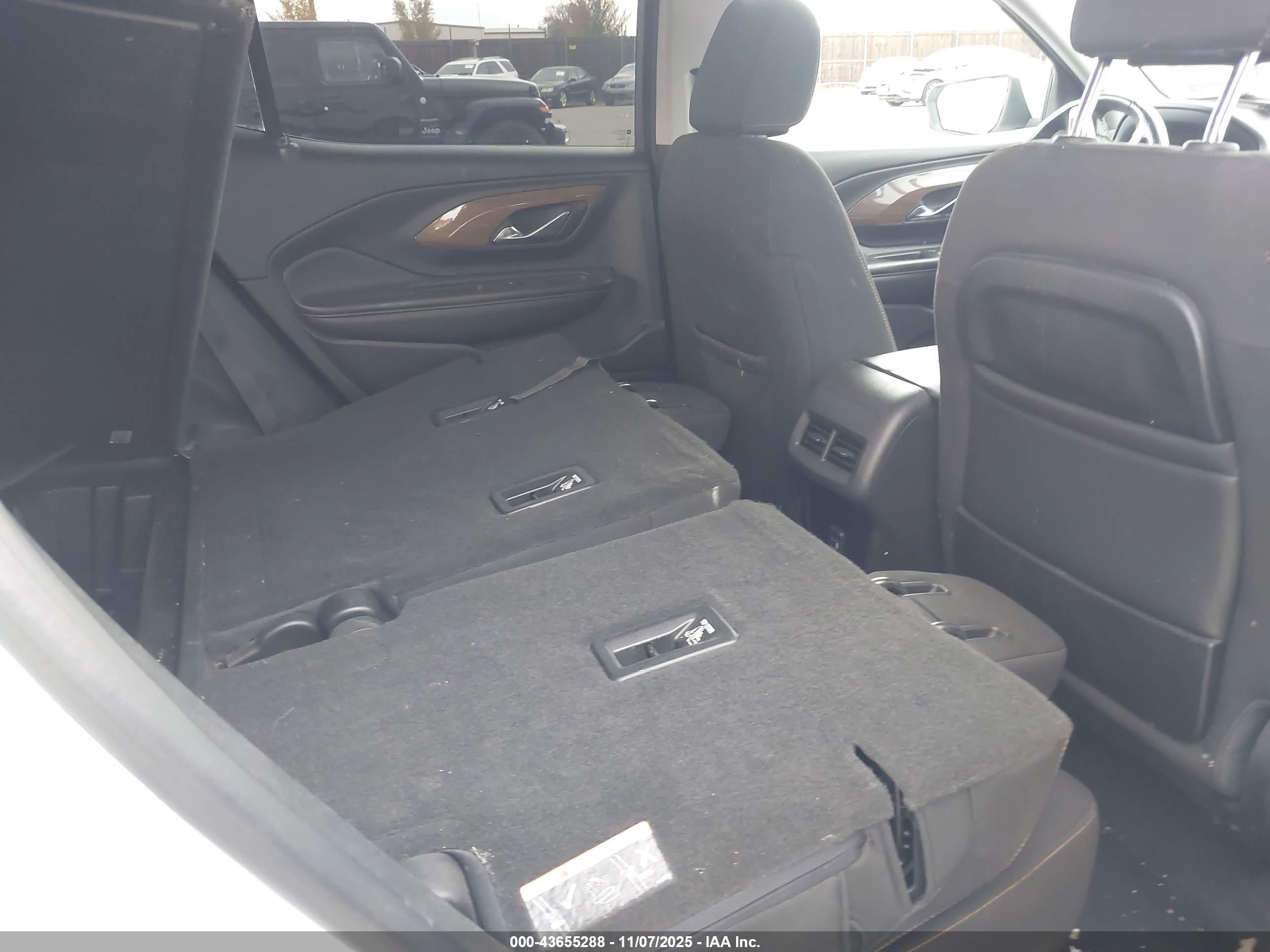 GMC TERRAIN image 8