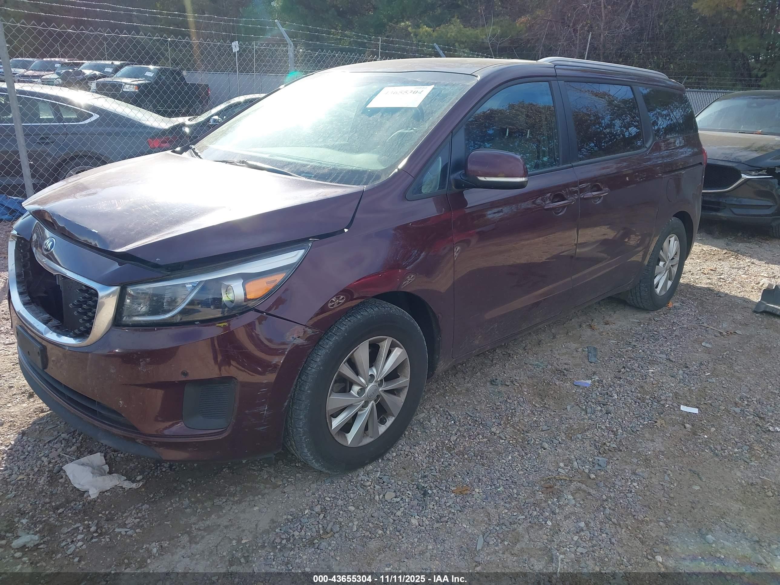 KIA SEDONA image 2