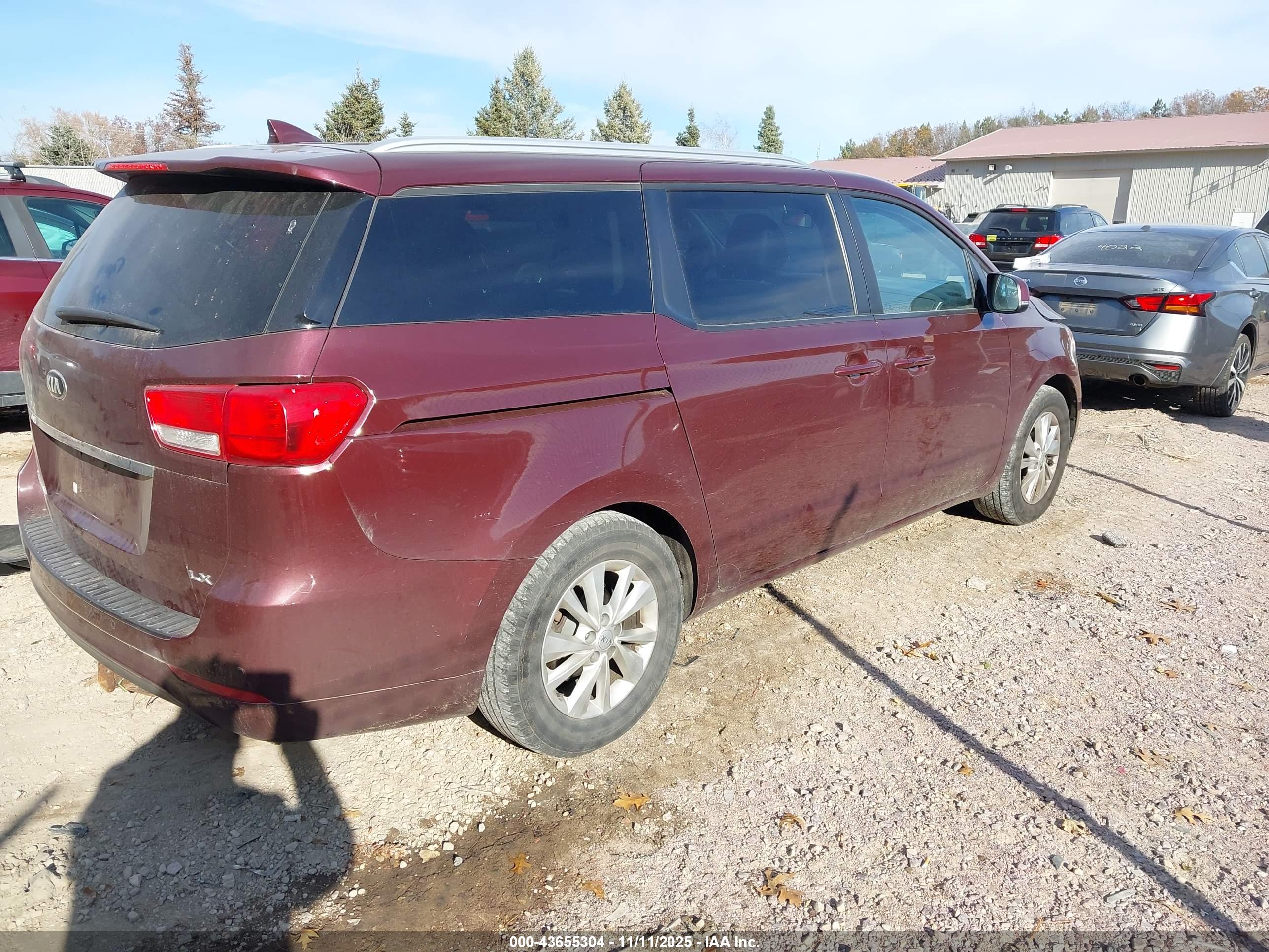 KIA SEDONA image 4