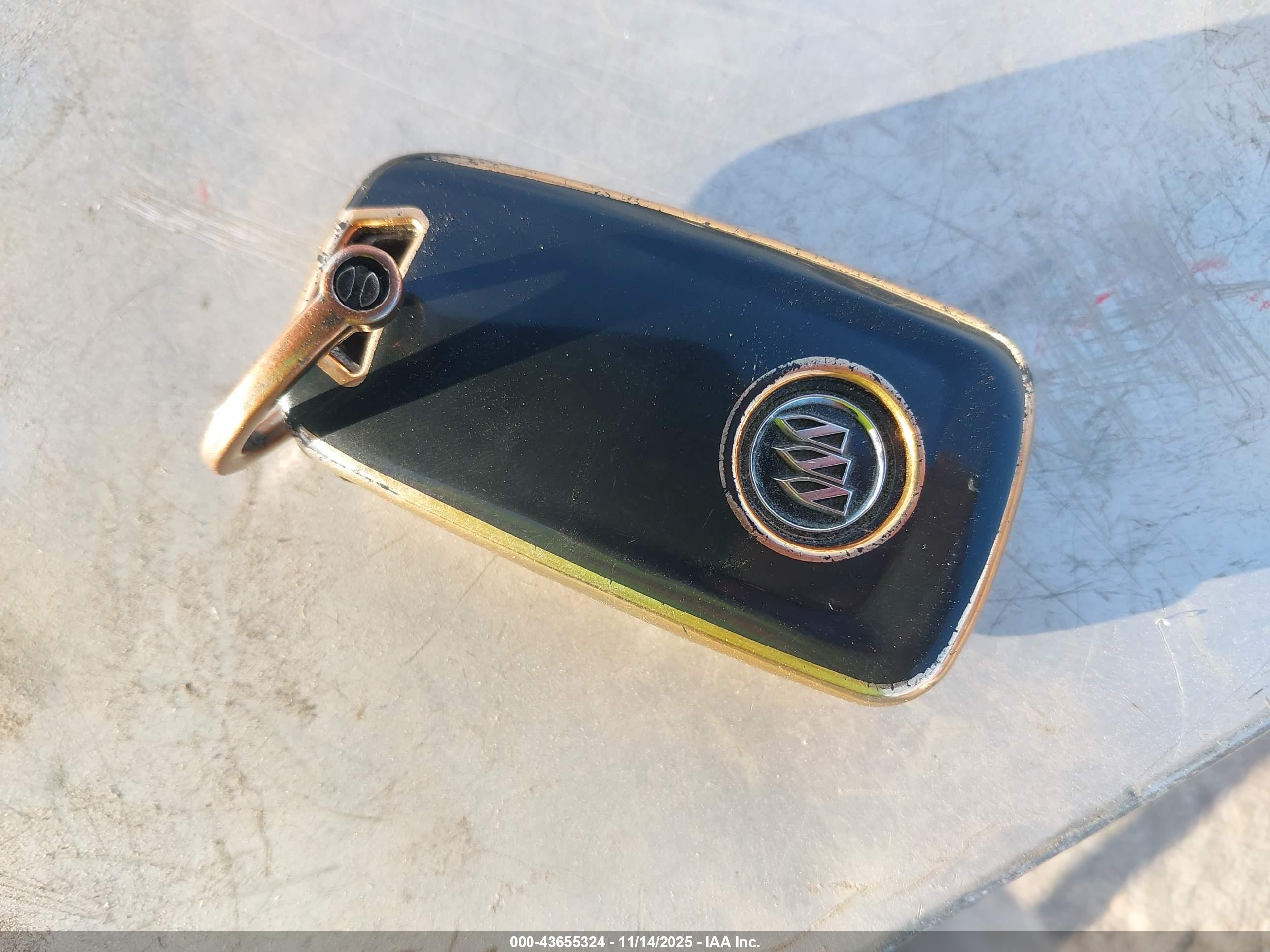BUICK LACROSSE image 11