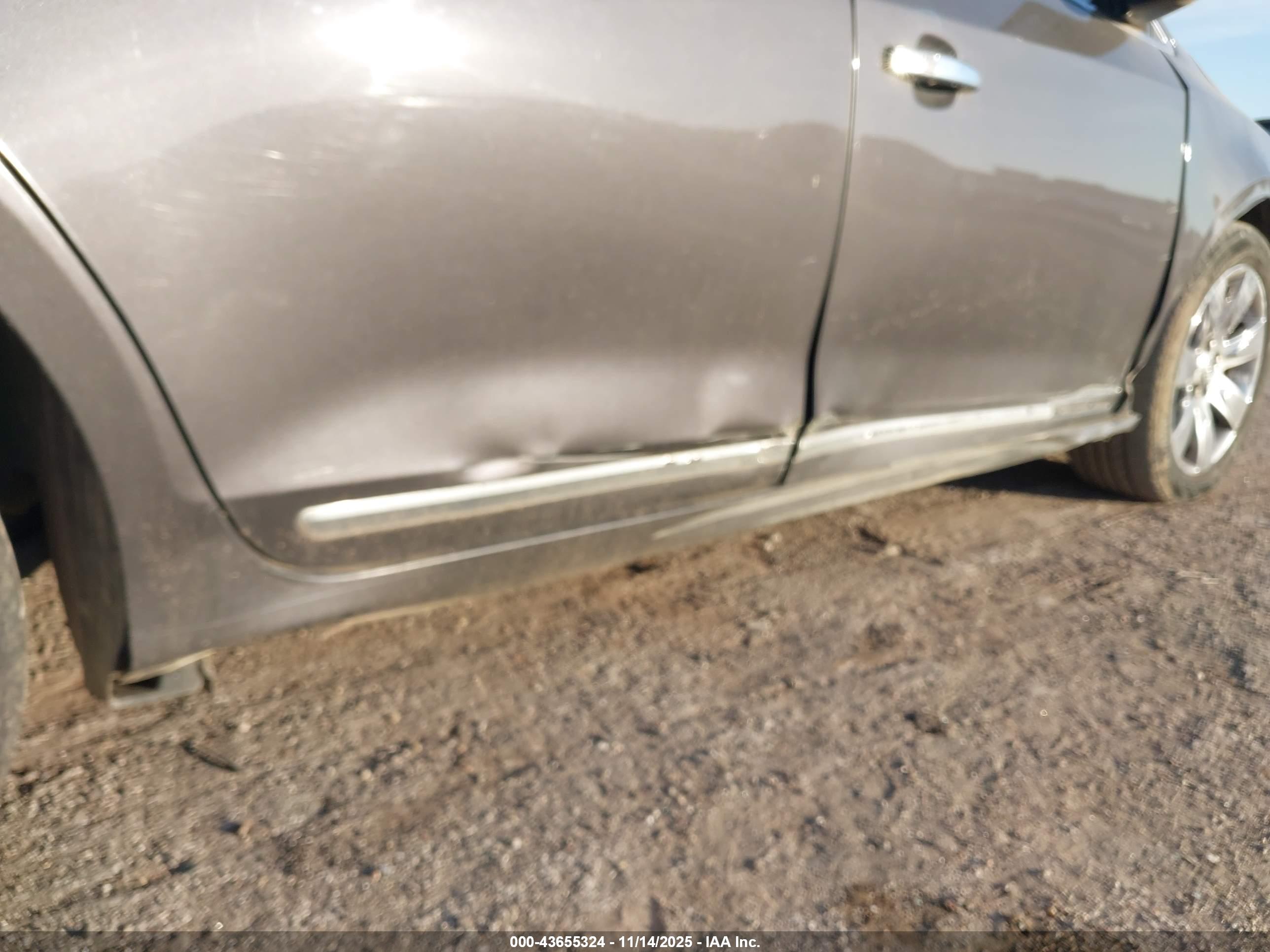 BUICK LACROSSE image 6