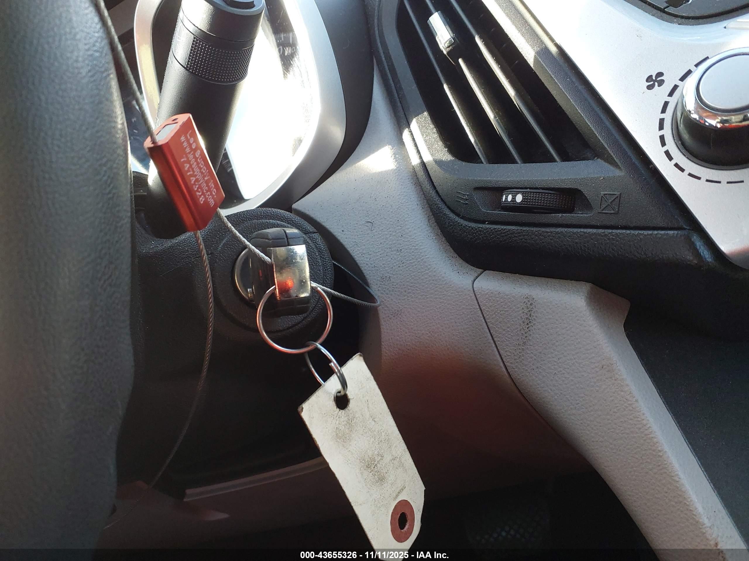 CHEVROLET EQUINOX image 11