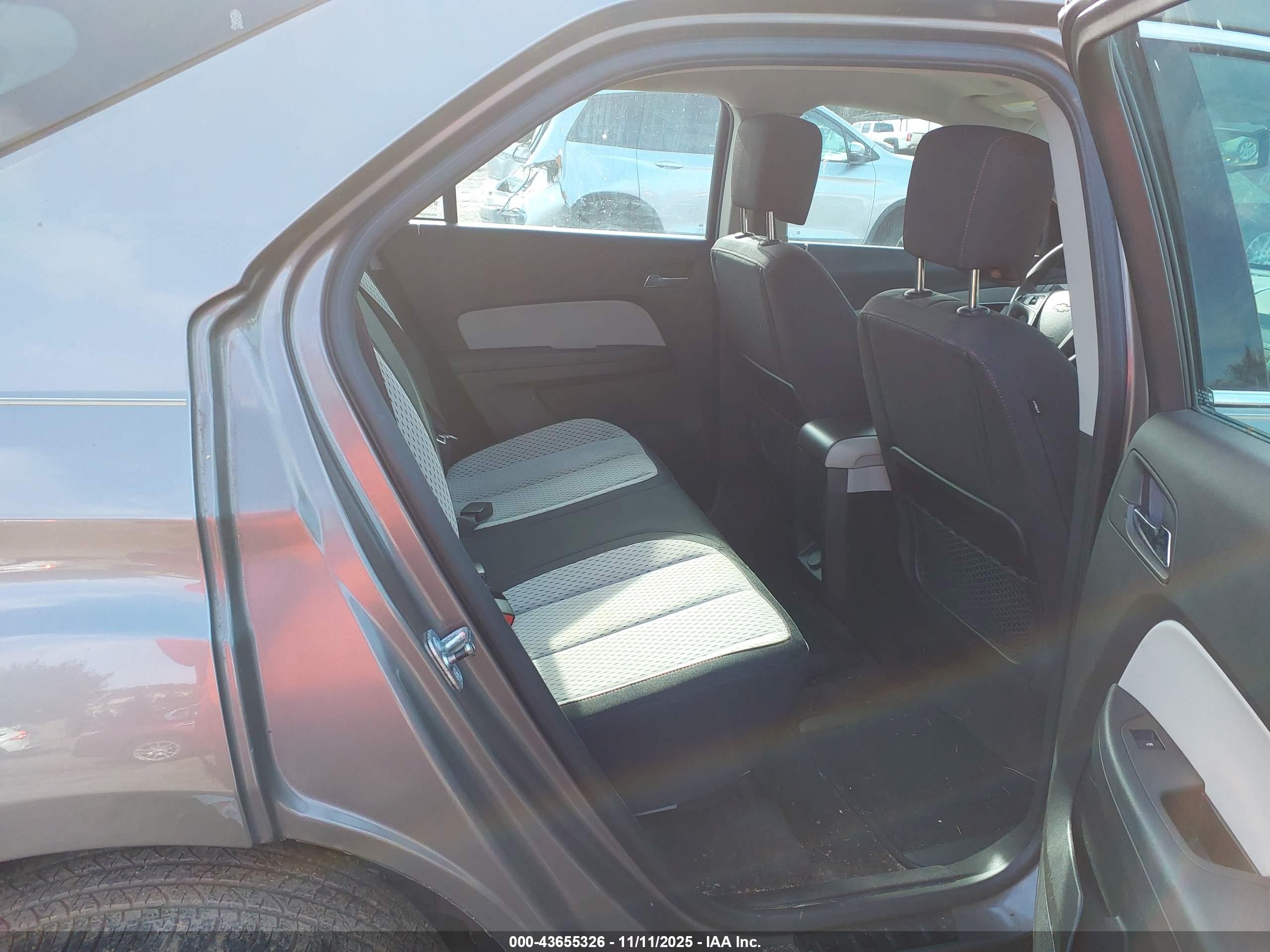 CHEVROLET EQUINOX image 8