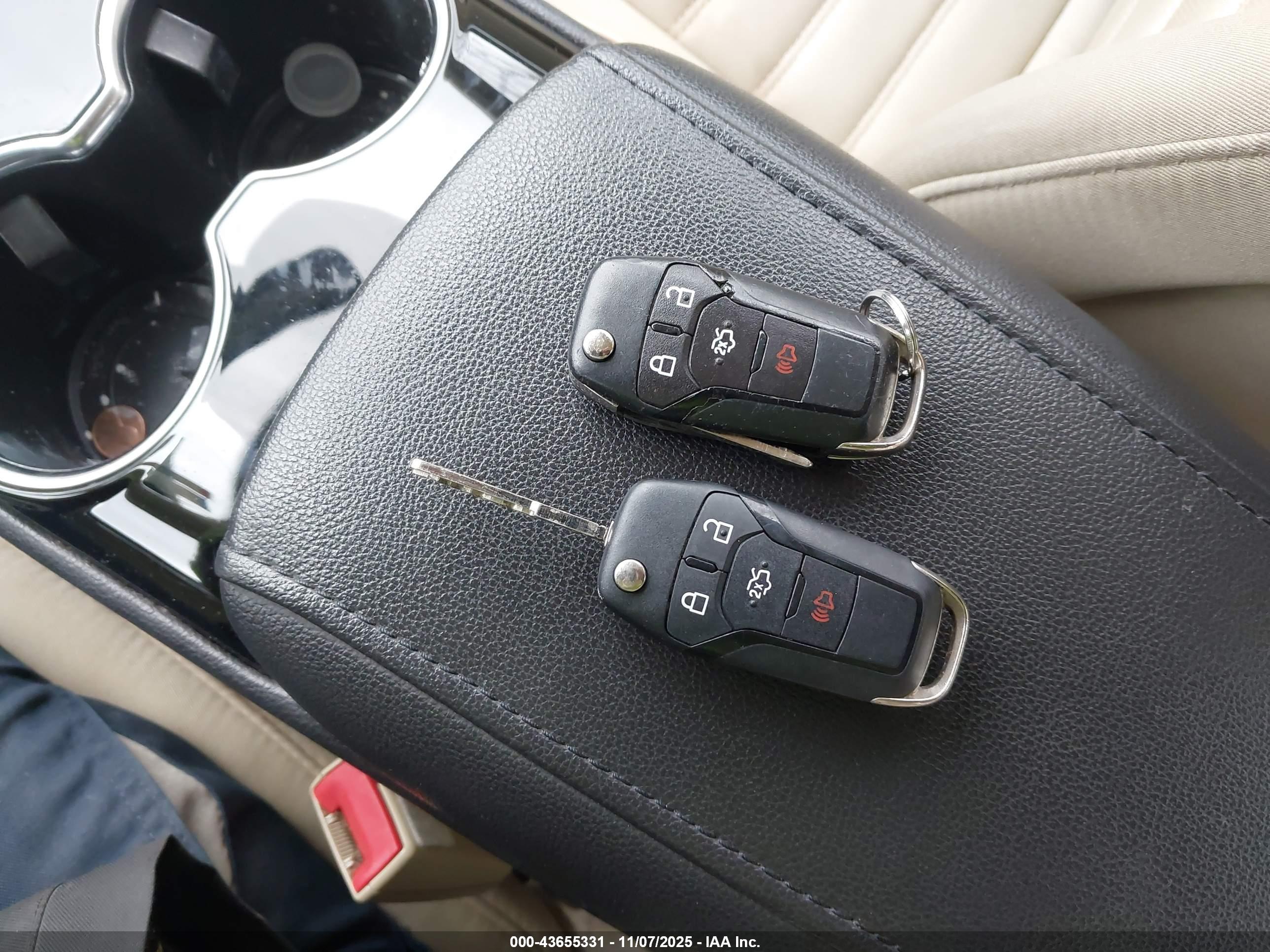 FORD FUSION image 11