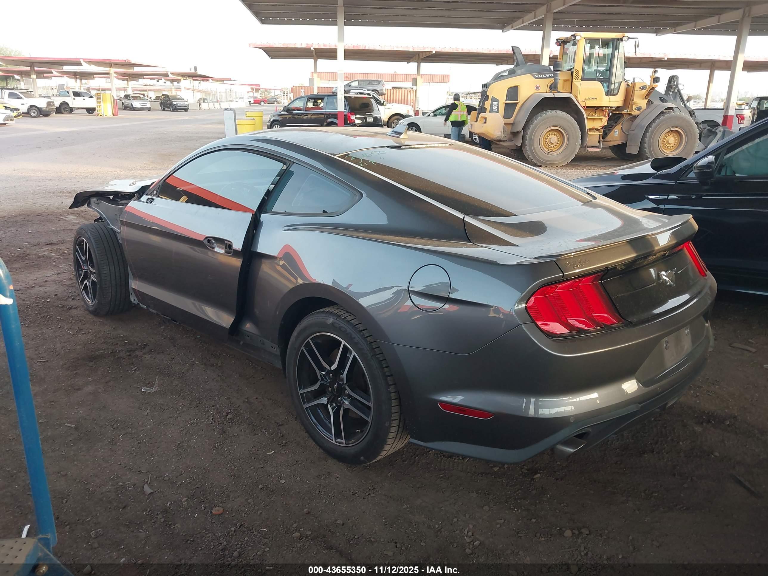 FORD MUSTANG image 3