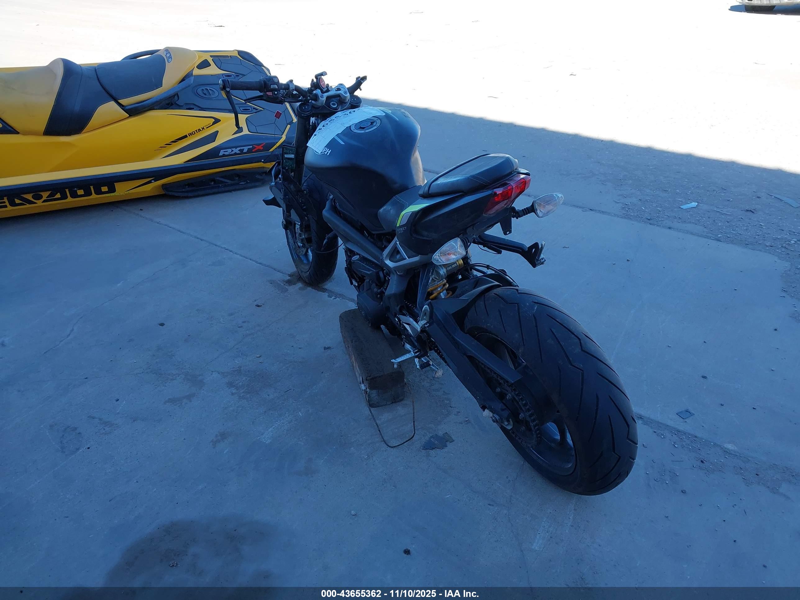 TRIUMPH MOTORCYCLE image 3