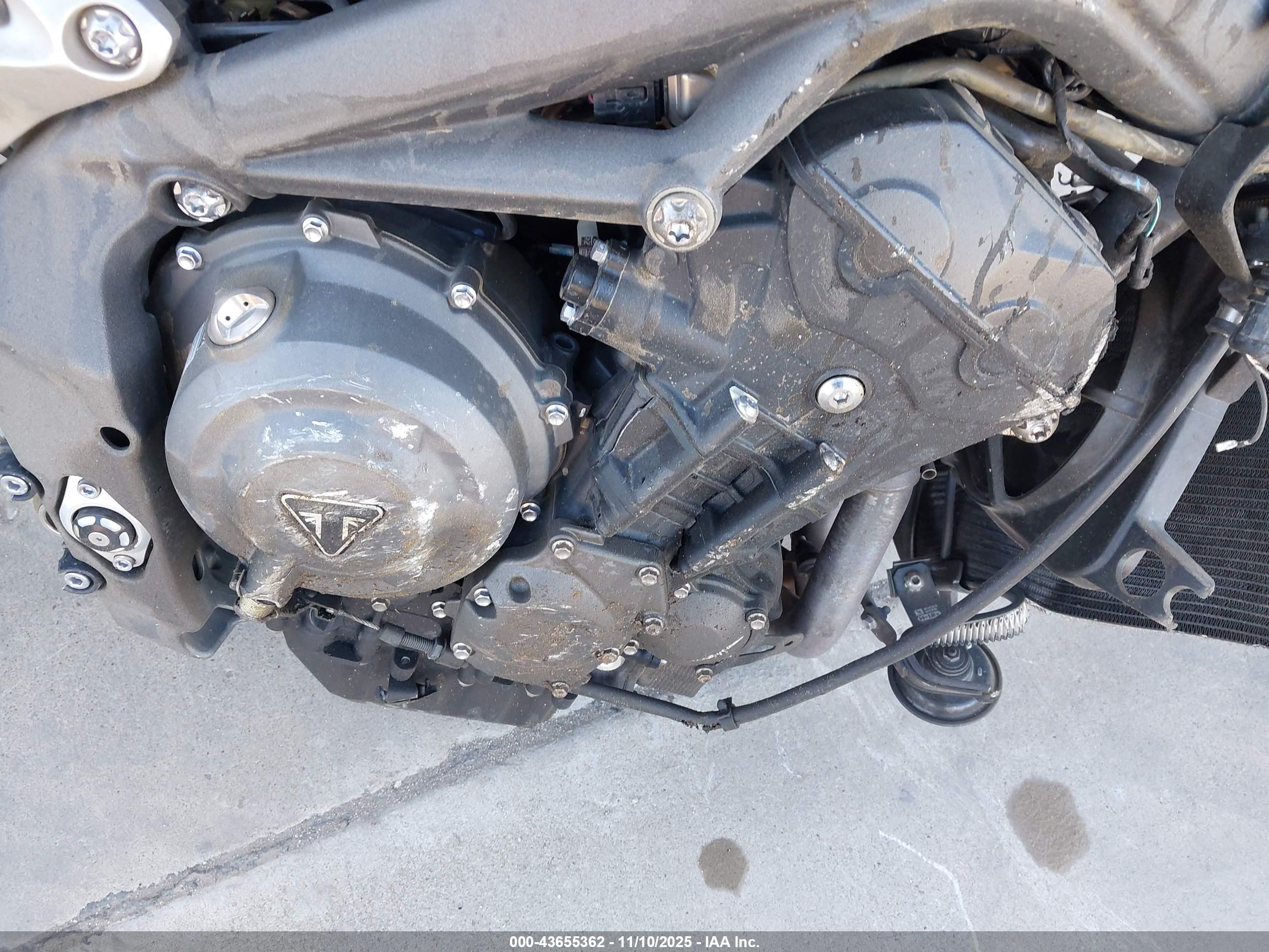 TRIUMPH MOTORCYCLE image 8