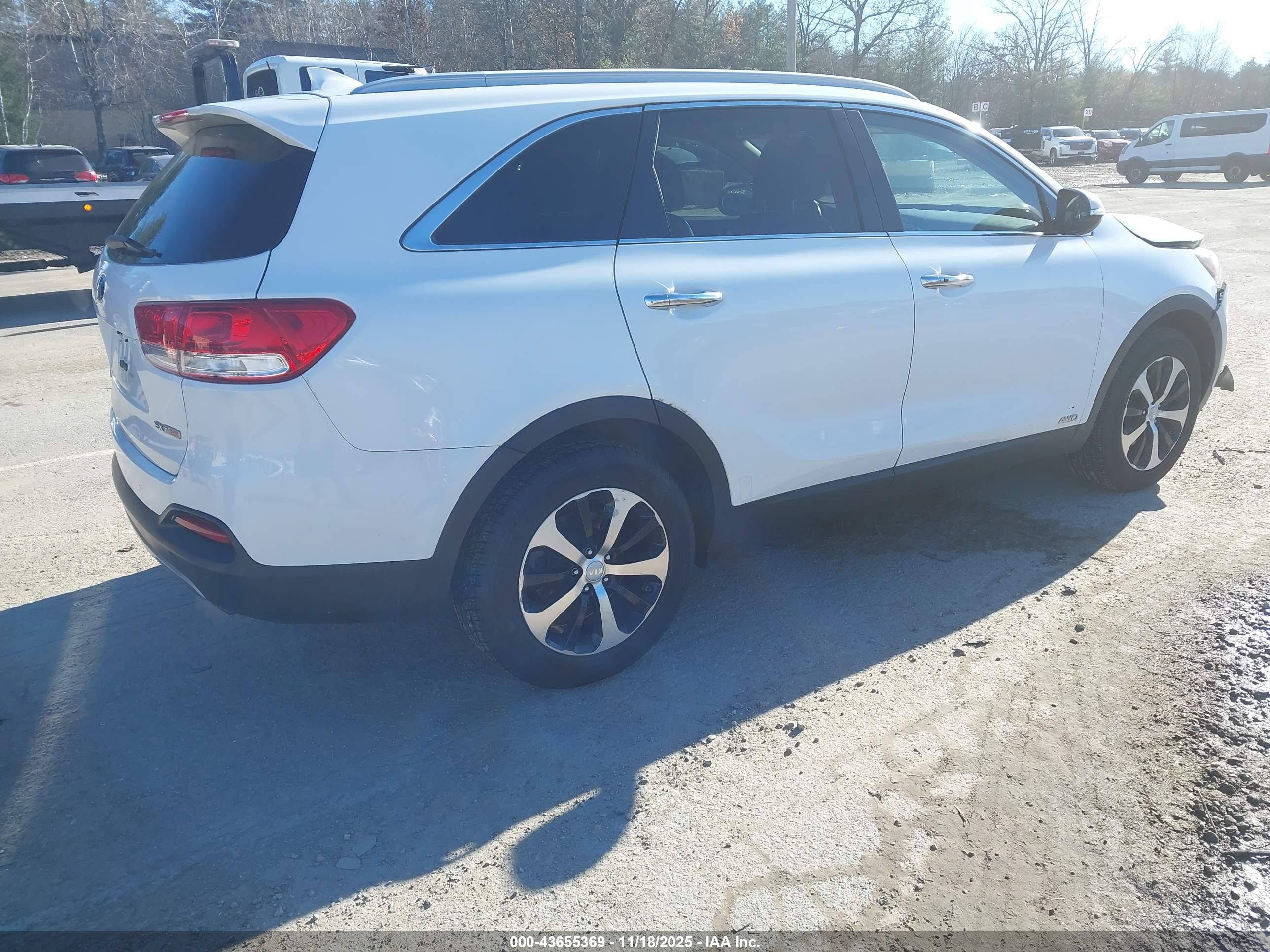 KIA SORENTO image 4