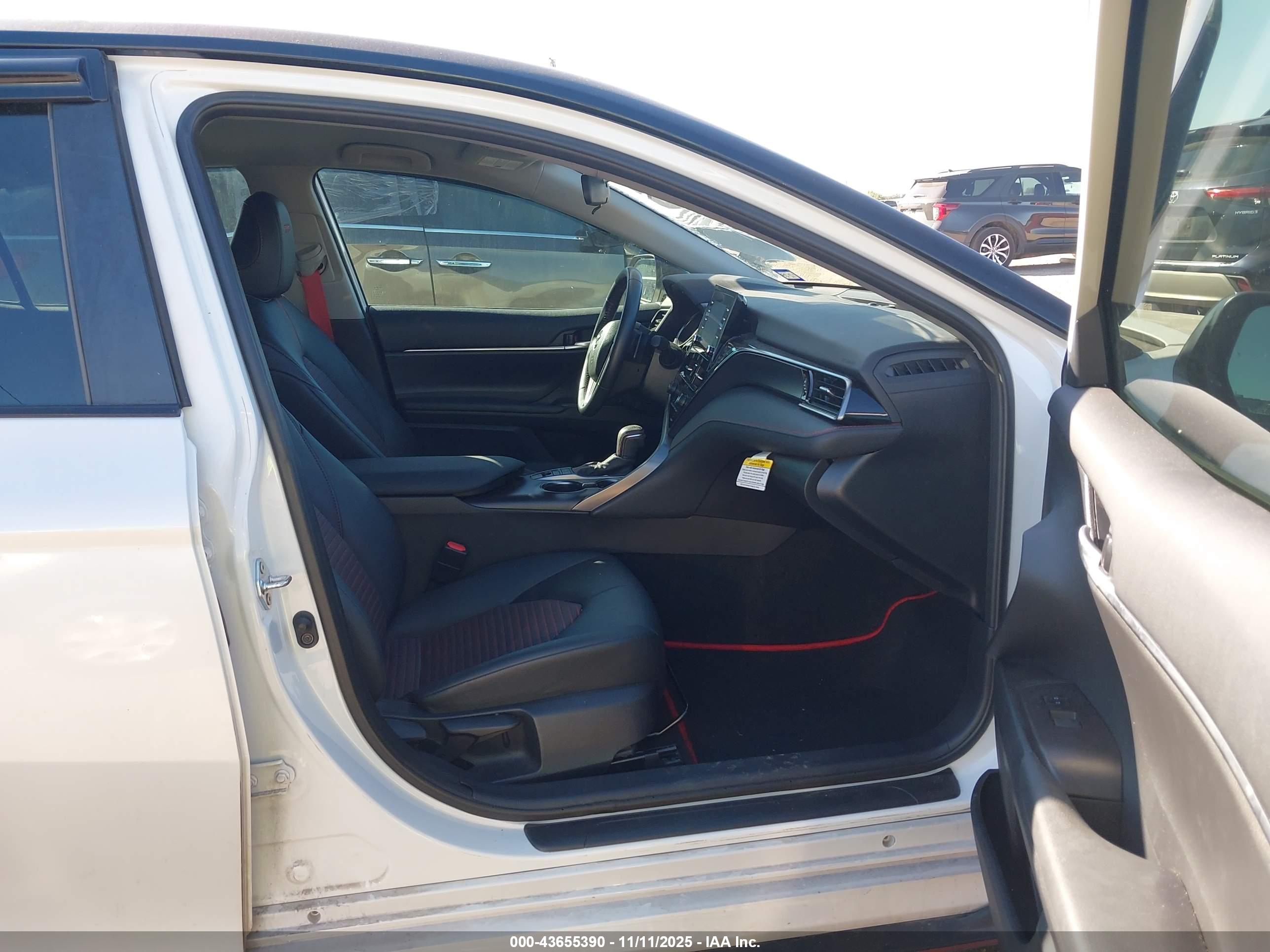 TOYOTA CAMRY image 5