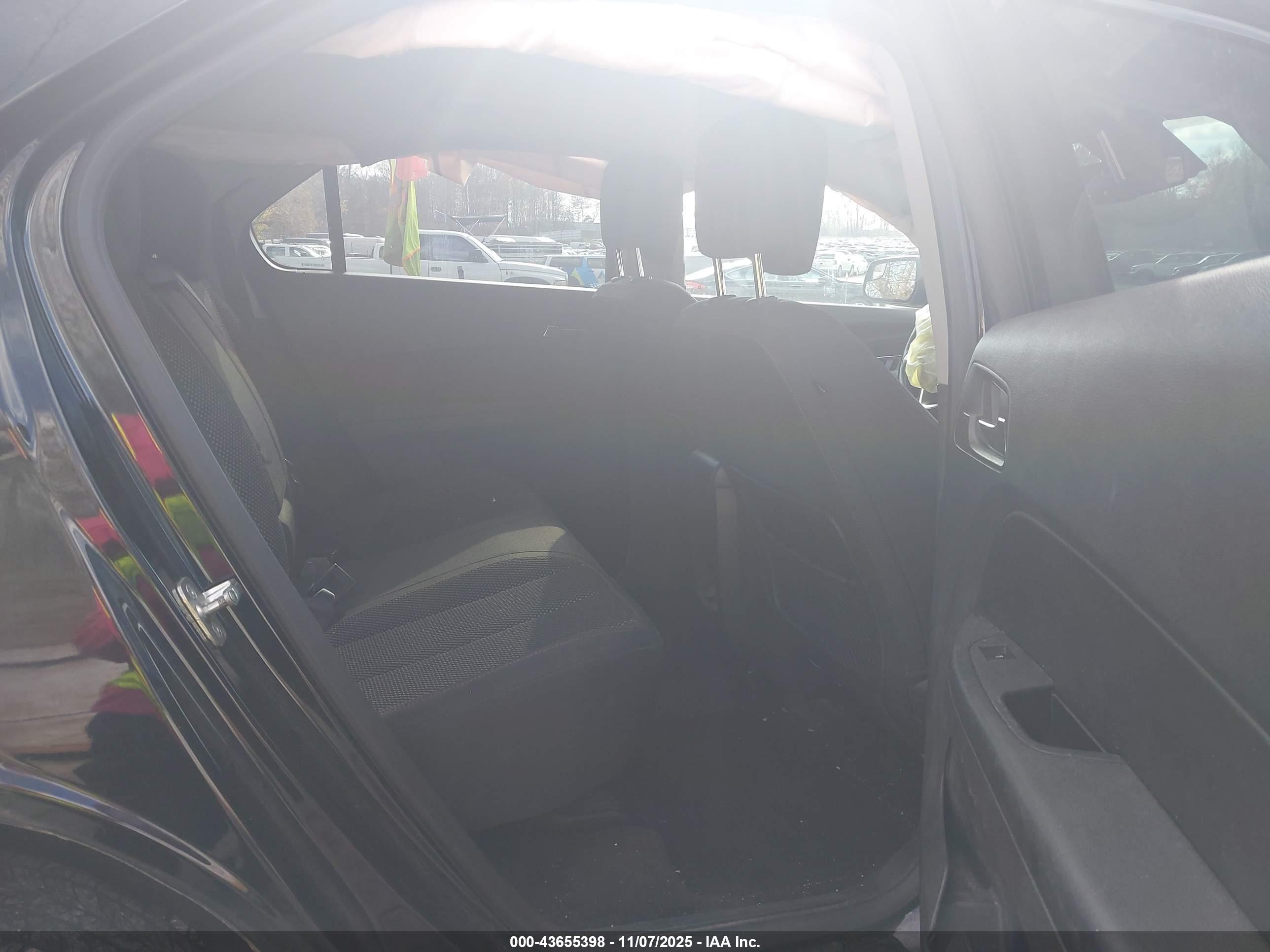 CHEVROLET EQUINOX image 8