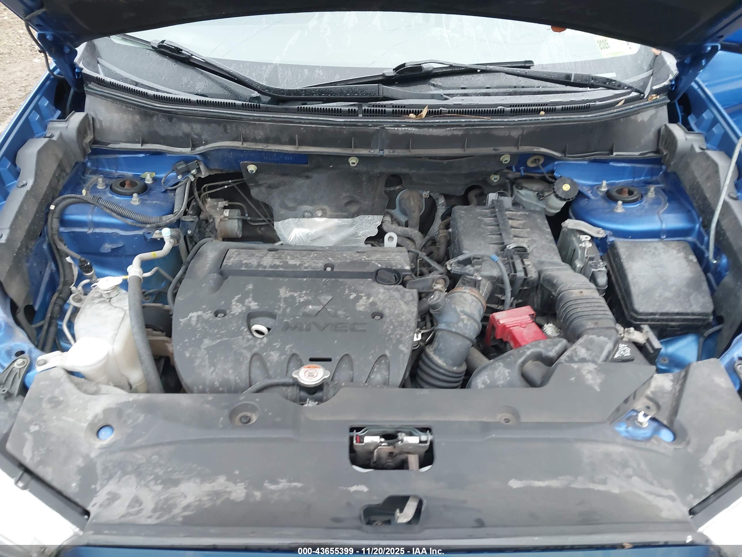 MITSUBISHI OUTLANDER image 10