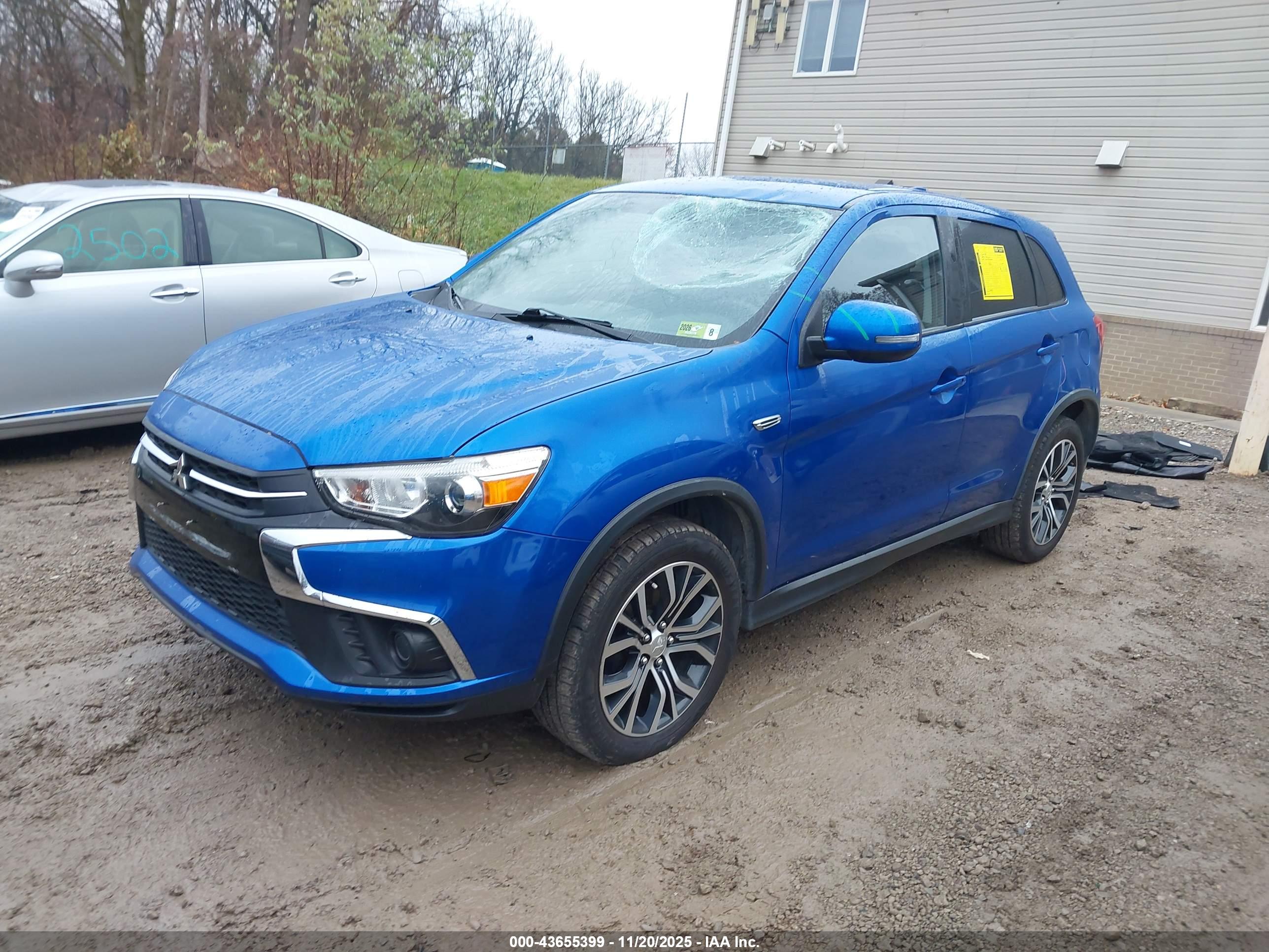MITSUBISHI OUTLANDER image 2